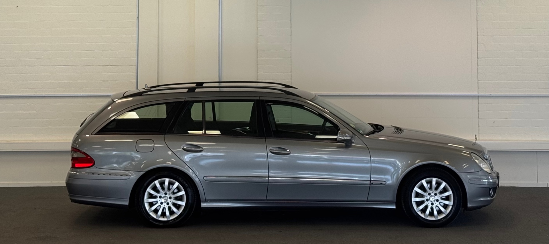 Foto van Mercedes-Benz E 230