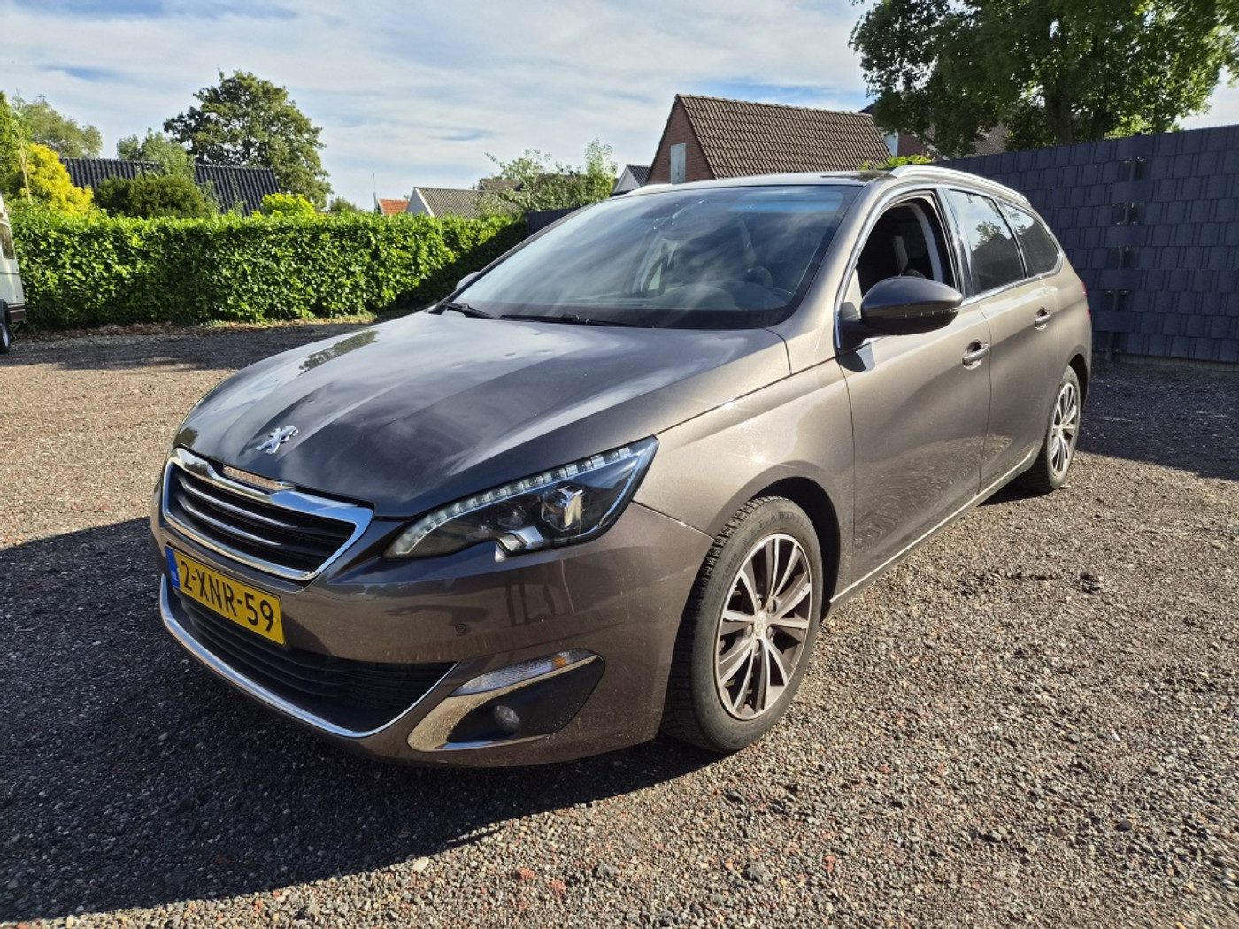Peugeot 308 1.6 THP Allure Lichte schade!! KOOPJE 2014 - voorkant