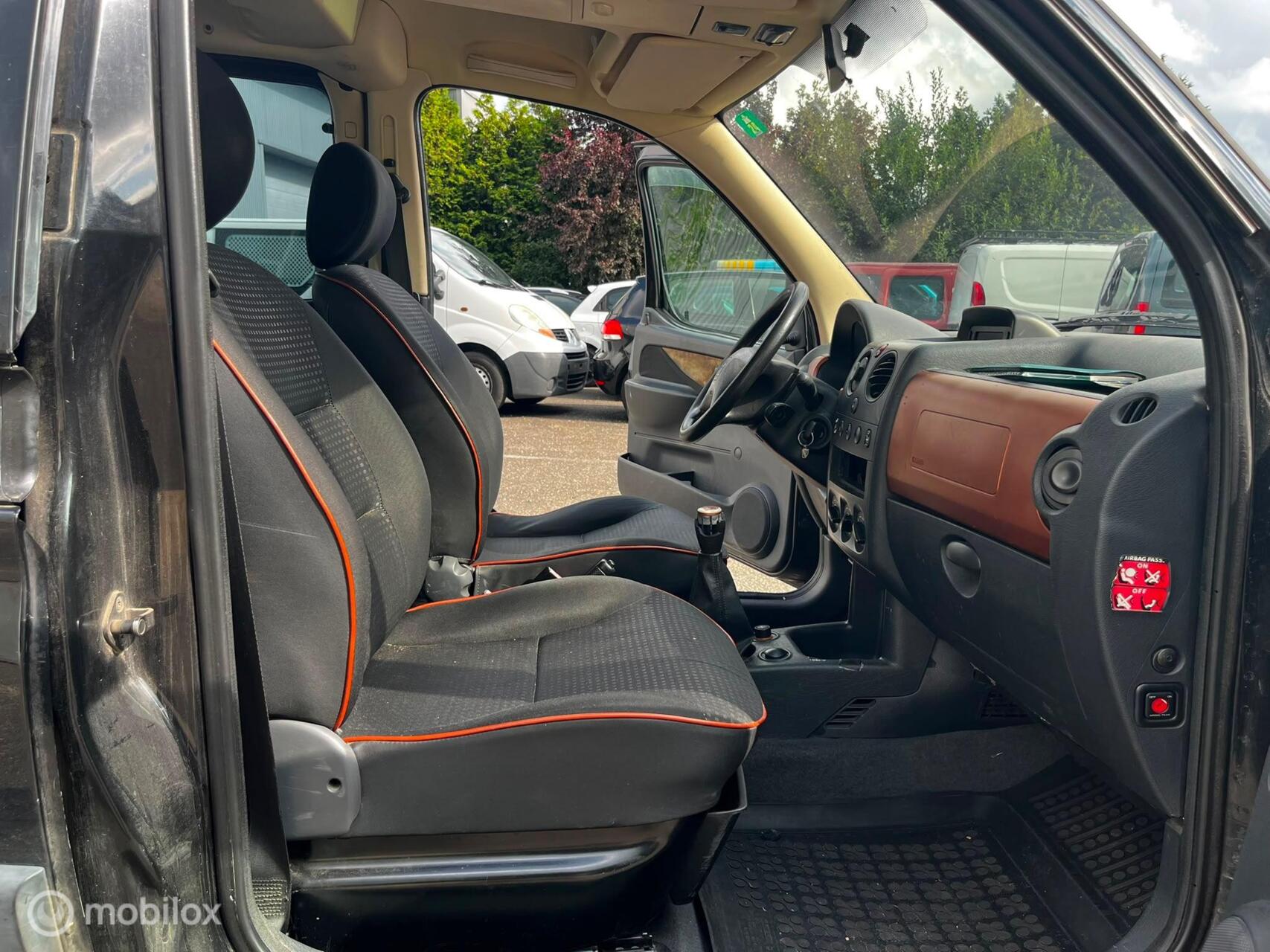 Foto van Peugeot Partner