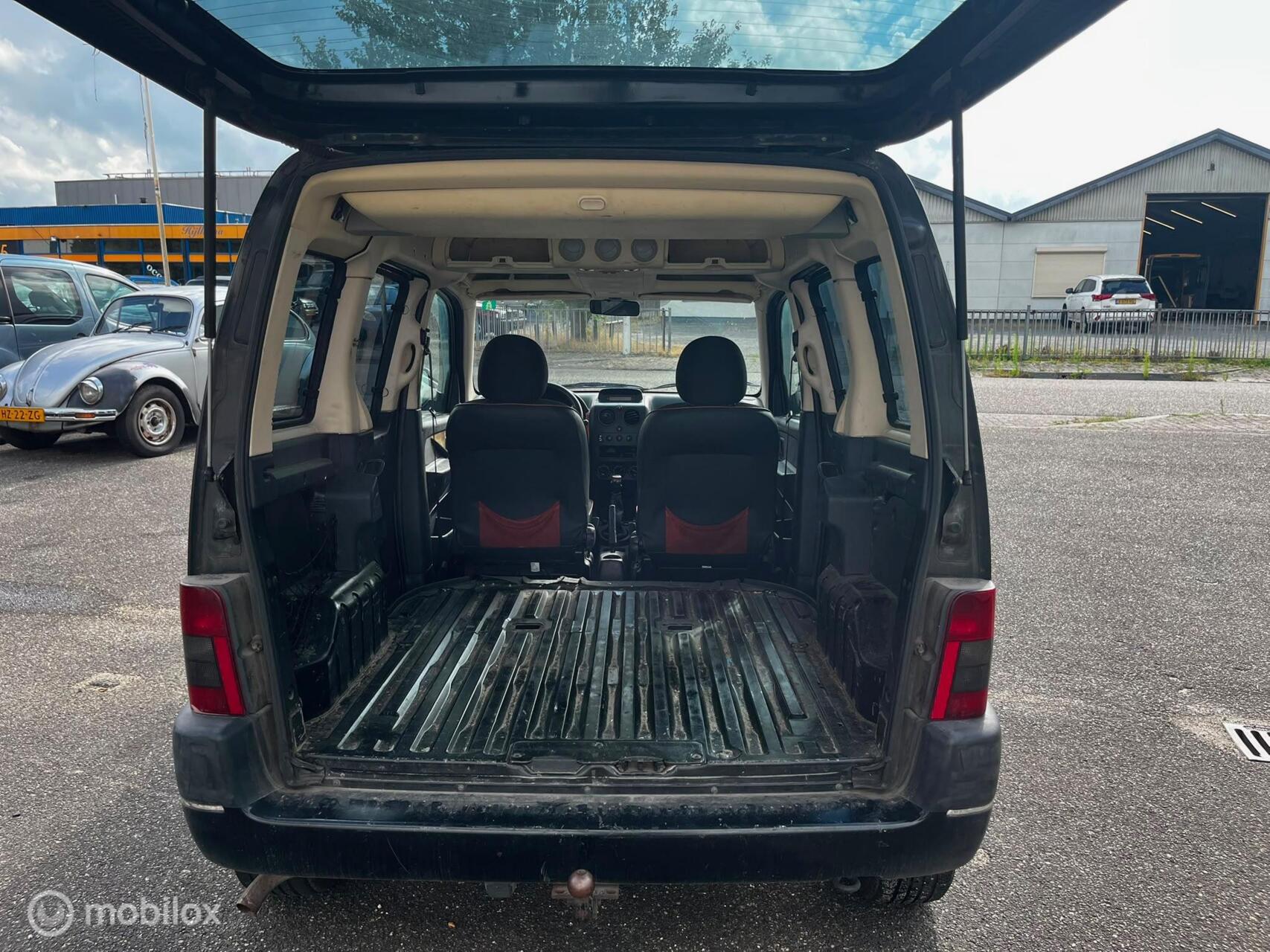 Foto van Peugeot Partner