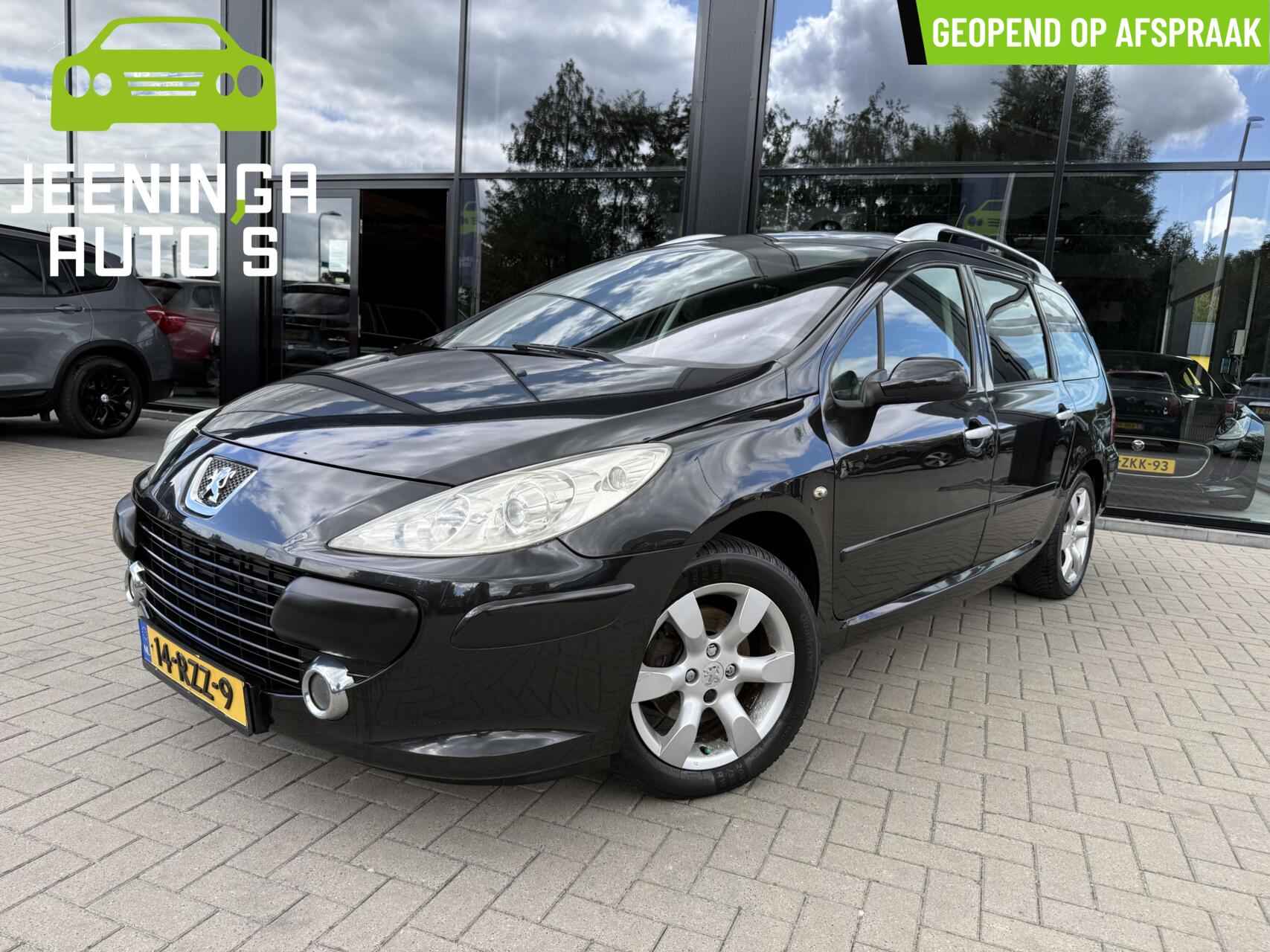Peugeot 307 2.0-16V Pack|Pano|Trekhaak|Clima 2006 - voorkant