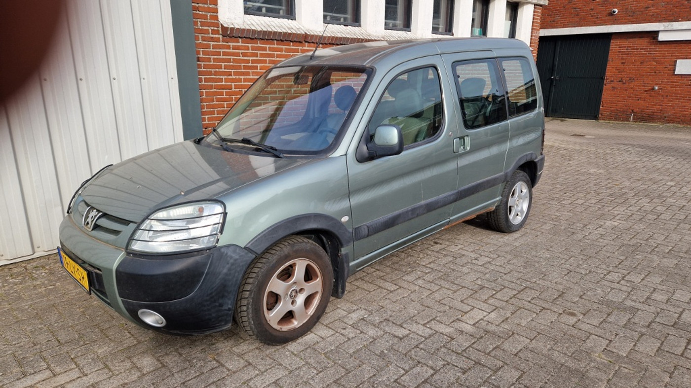 Peugeot Partner 1.6-16V VTC 2003 - voorkant