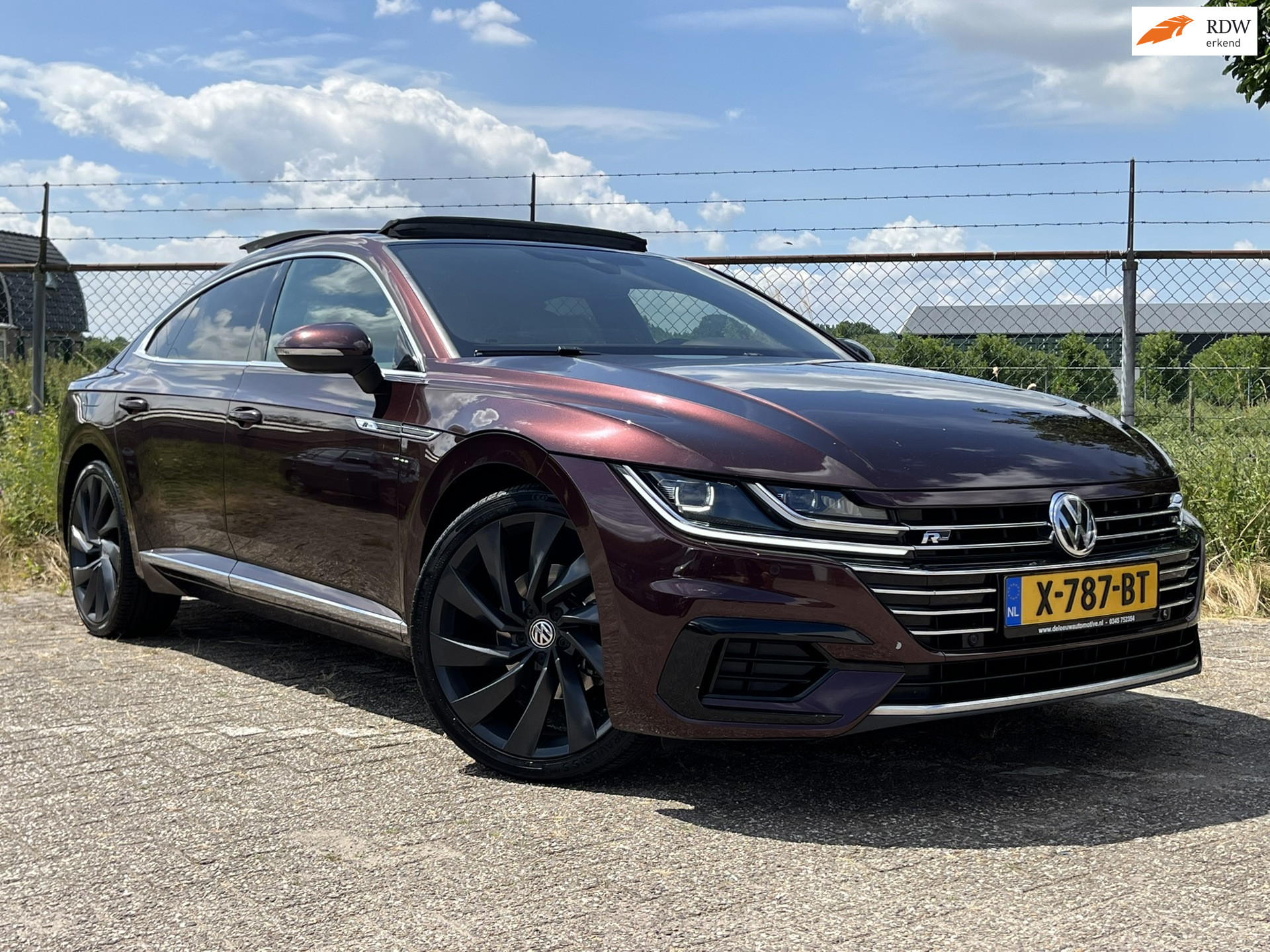 Volkswagen Arteon 2.0 TSI R-Line Business+ Panoramadak Massage 2018 - voorkant