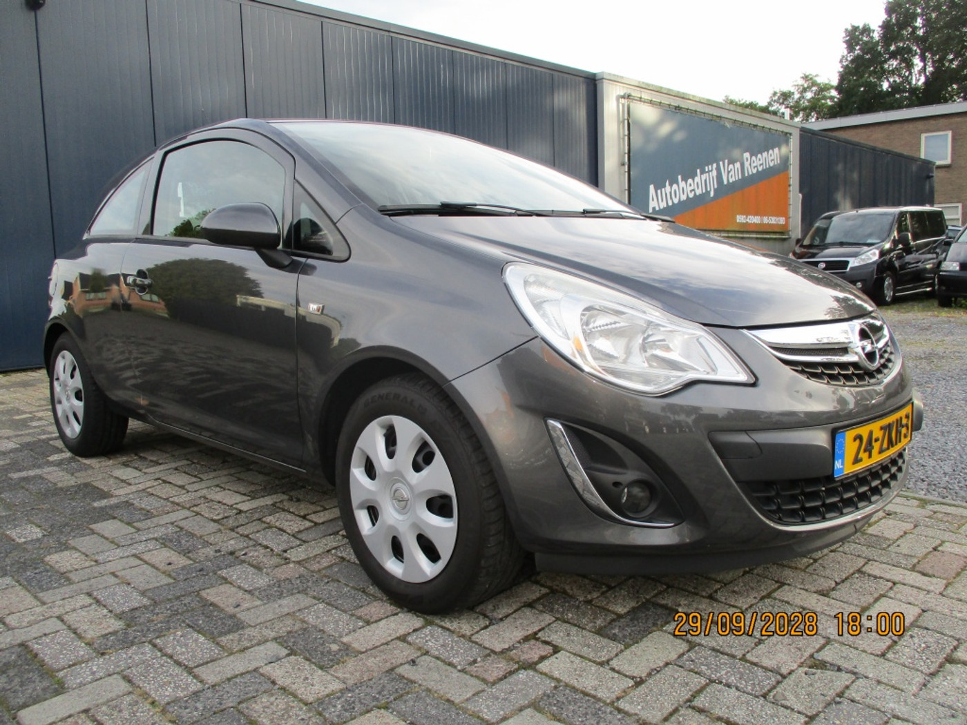 Opel Corsa 1.2 EcoF. An.Ed. LPG 2012 - voorkant