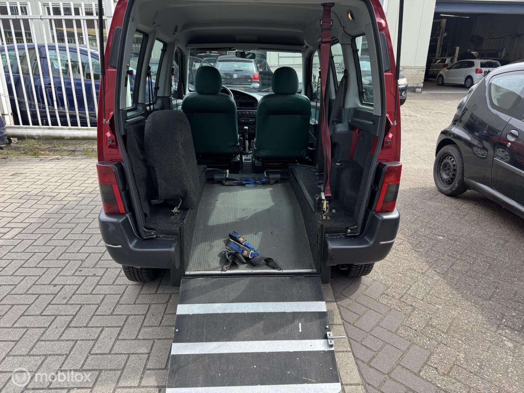Foto van Peugeot Partner