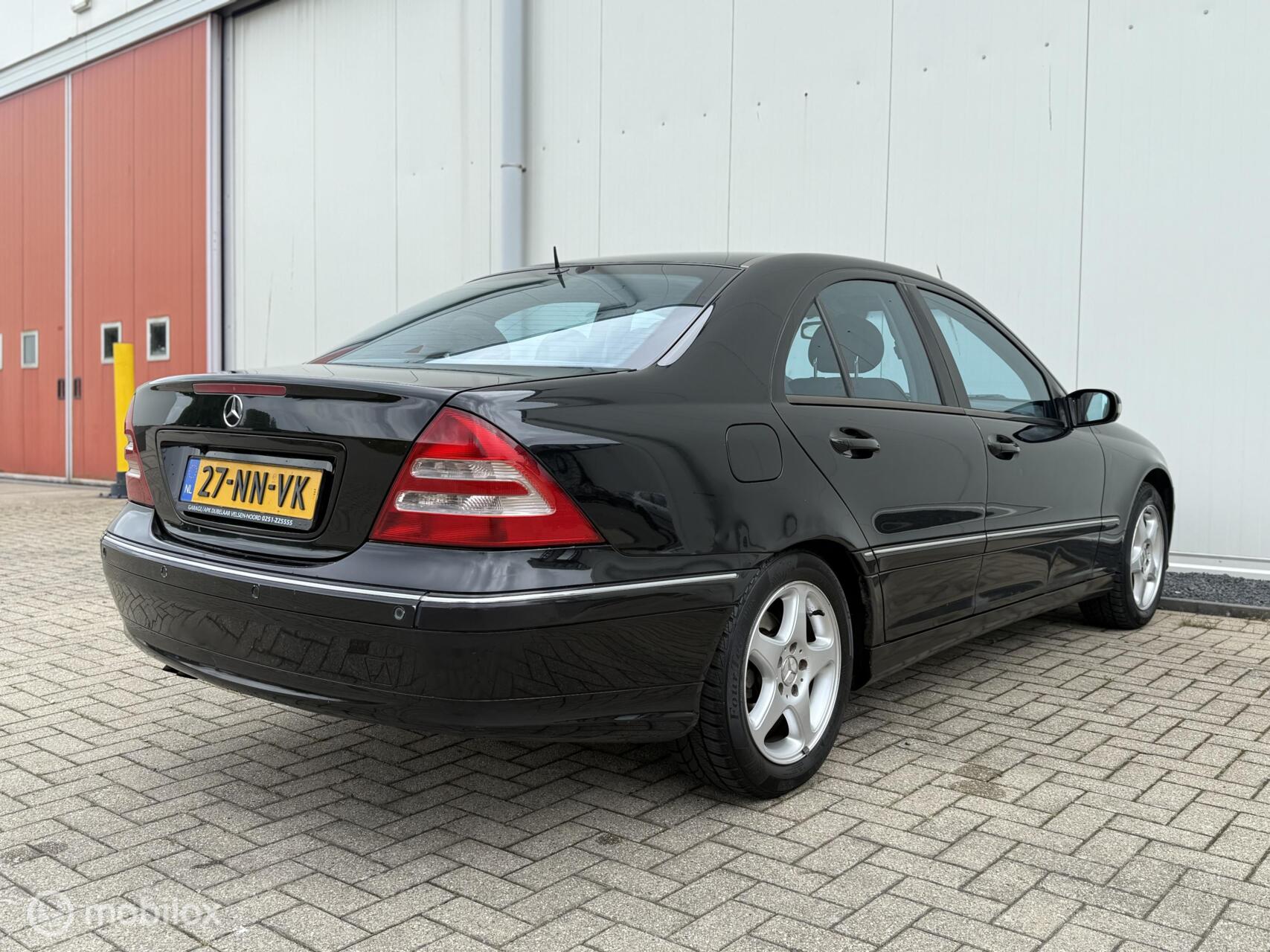 Foto van Mercedes-Benz C 180 Kompressor