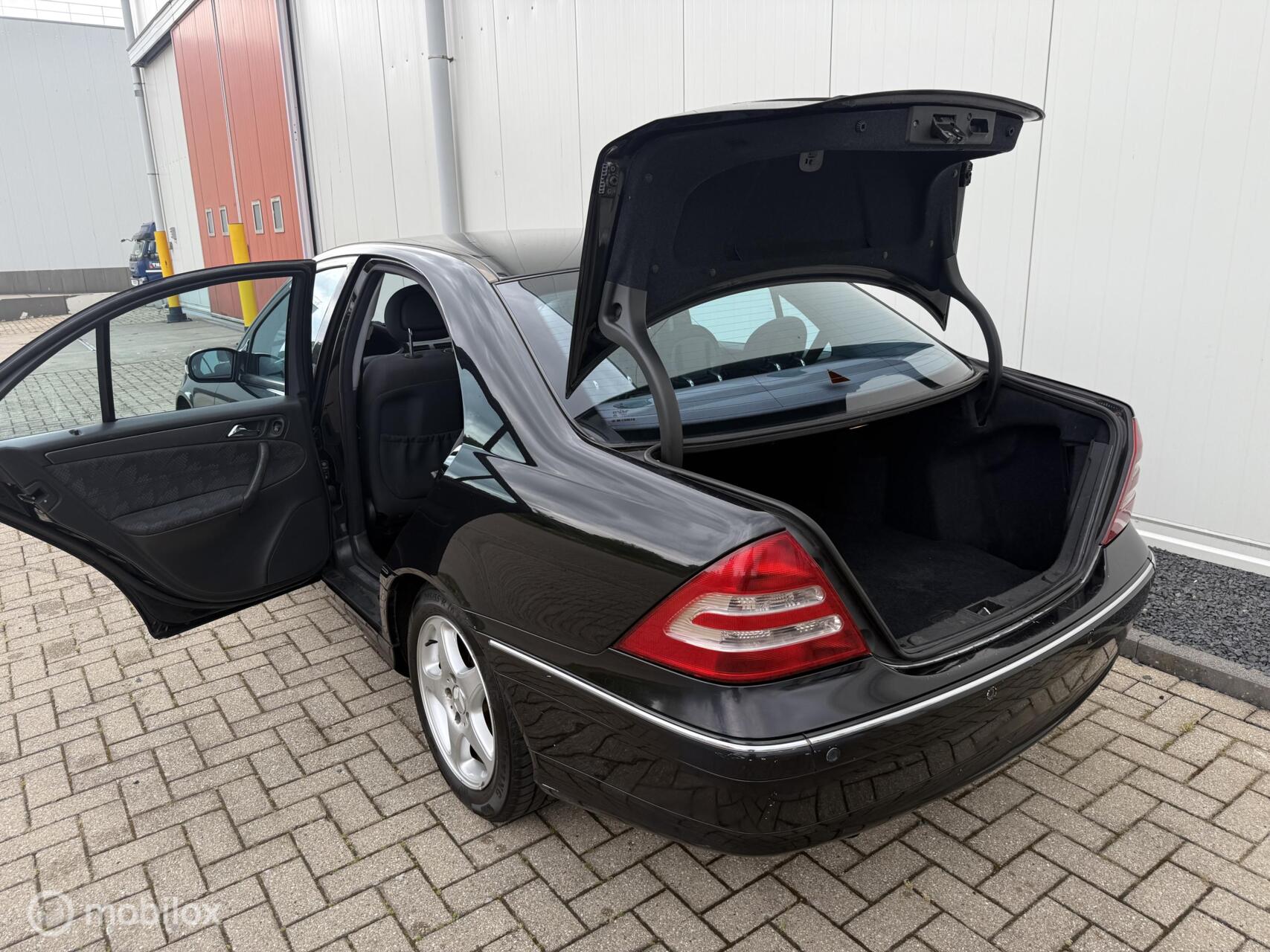 Foto van Mercedes-Benz C 180 Kompressor