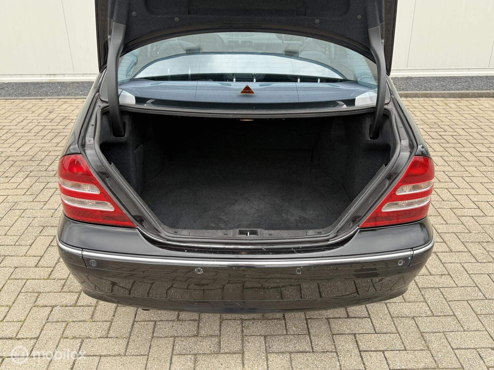 Foto van Mercedes-Benz C 180 Kompressor