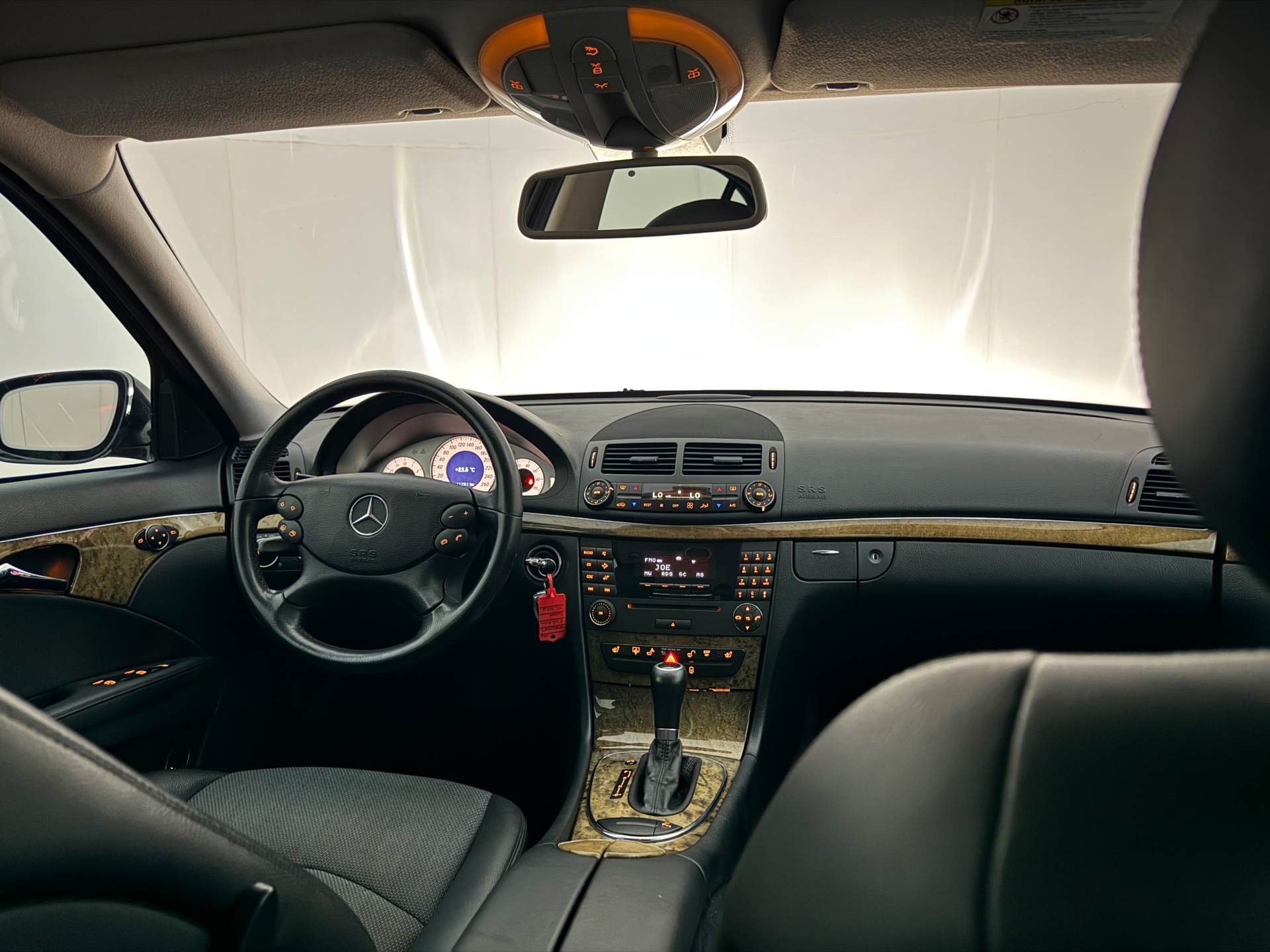 Foto van Mercedes-Benz E 280