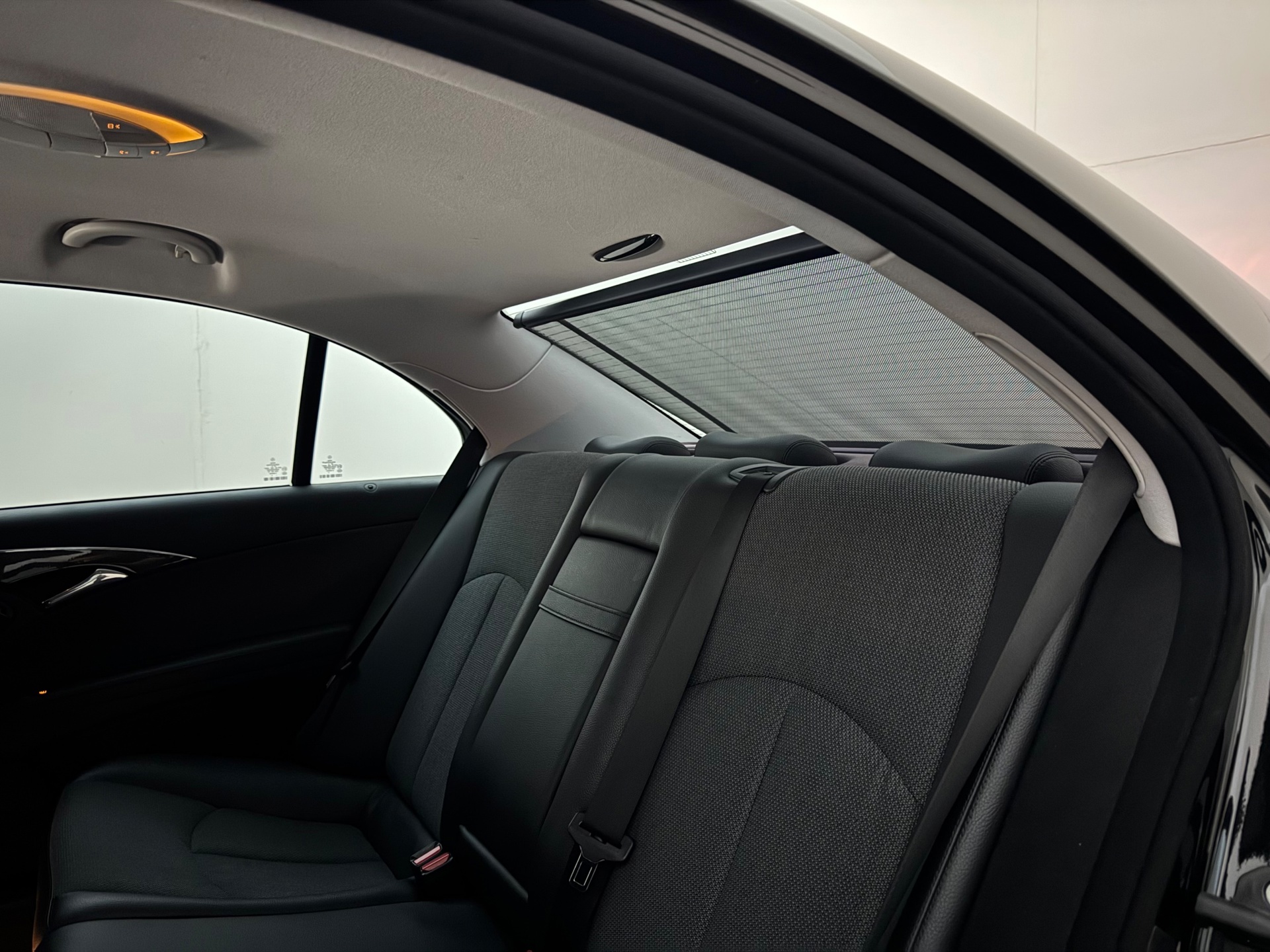 Foto van Mercedes-Benz E 280