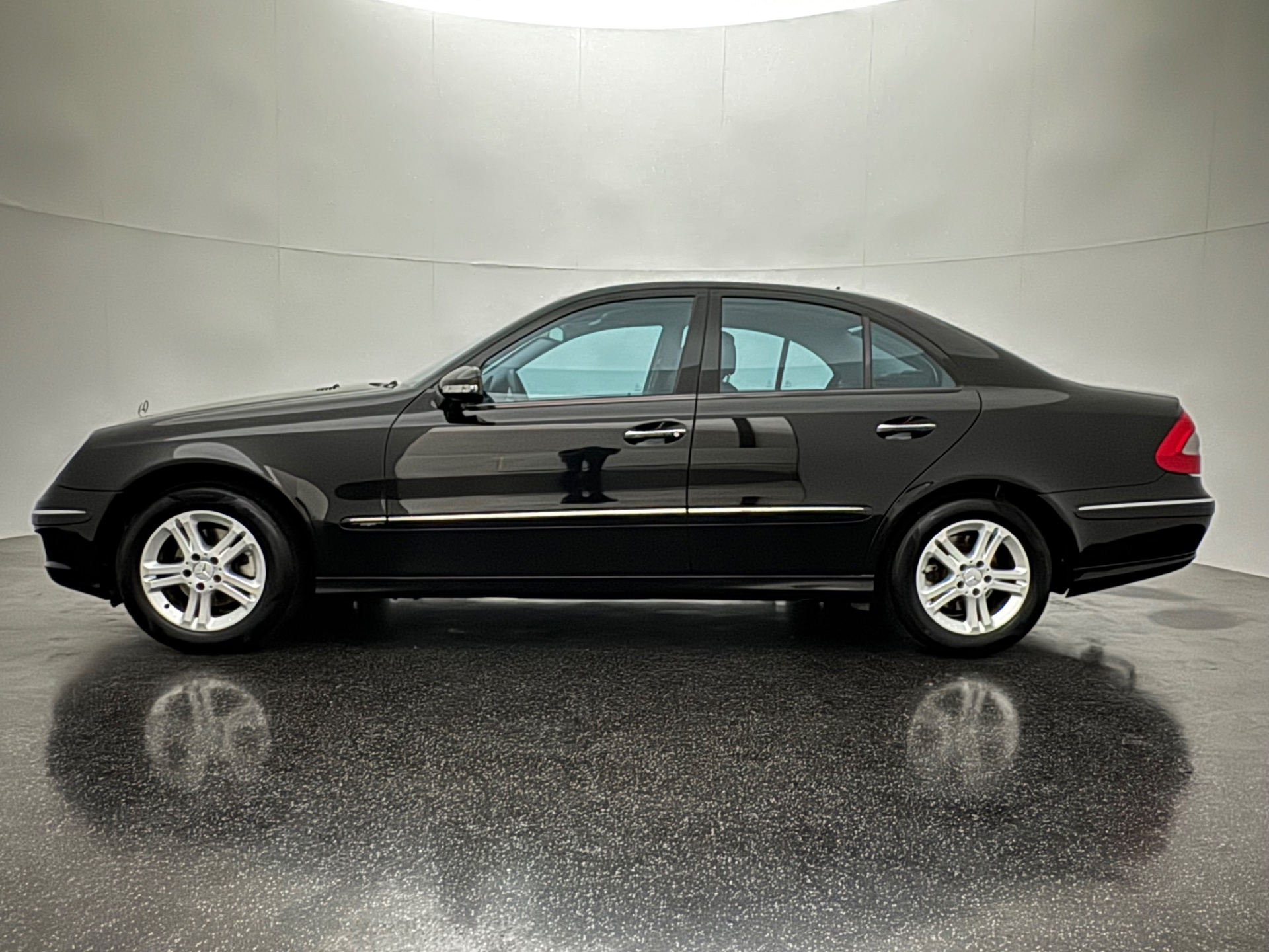 Foto van Mercedes-Benz E 280