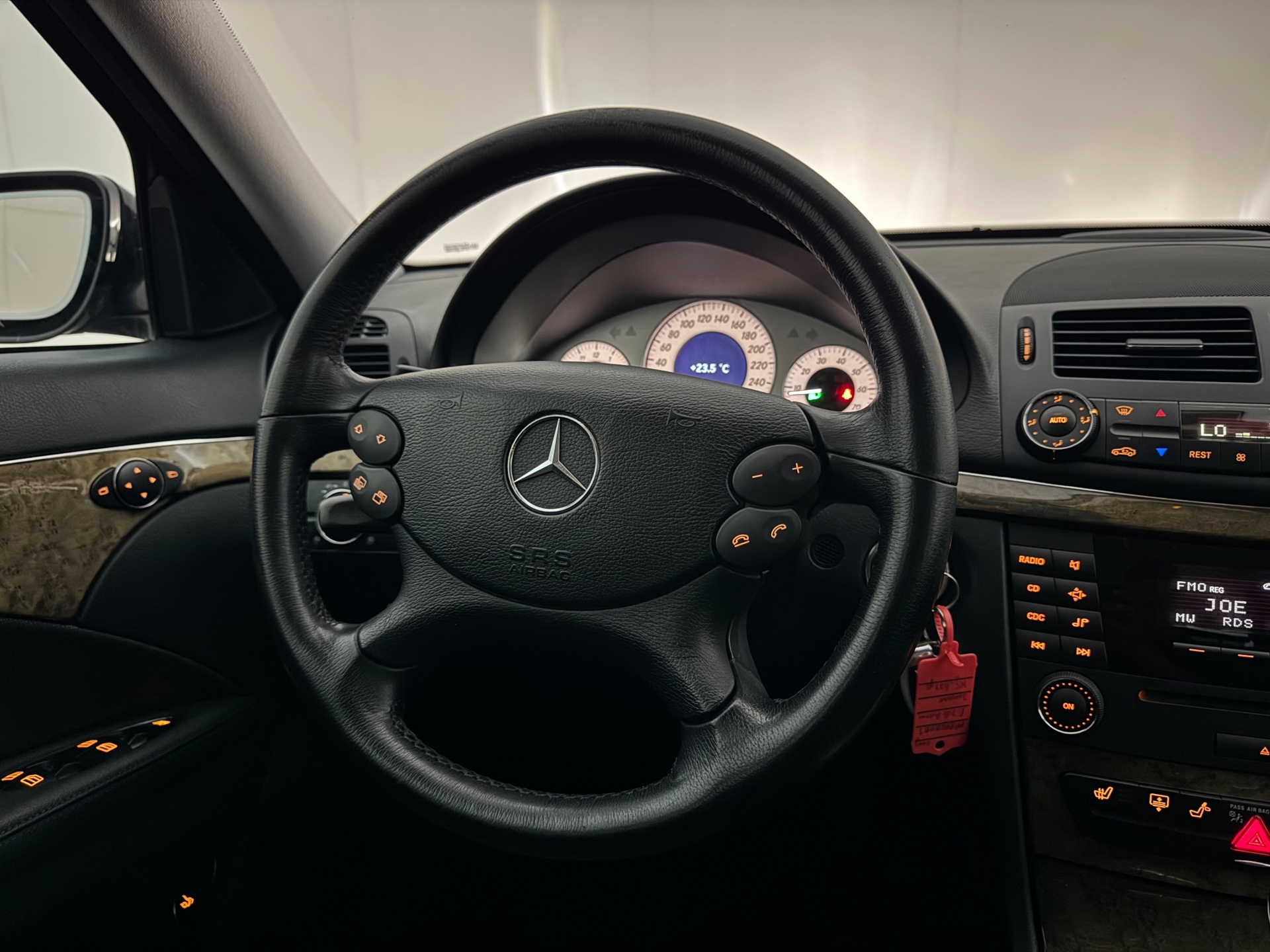 Foto van Mercedes-Benz E 280