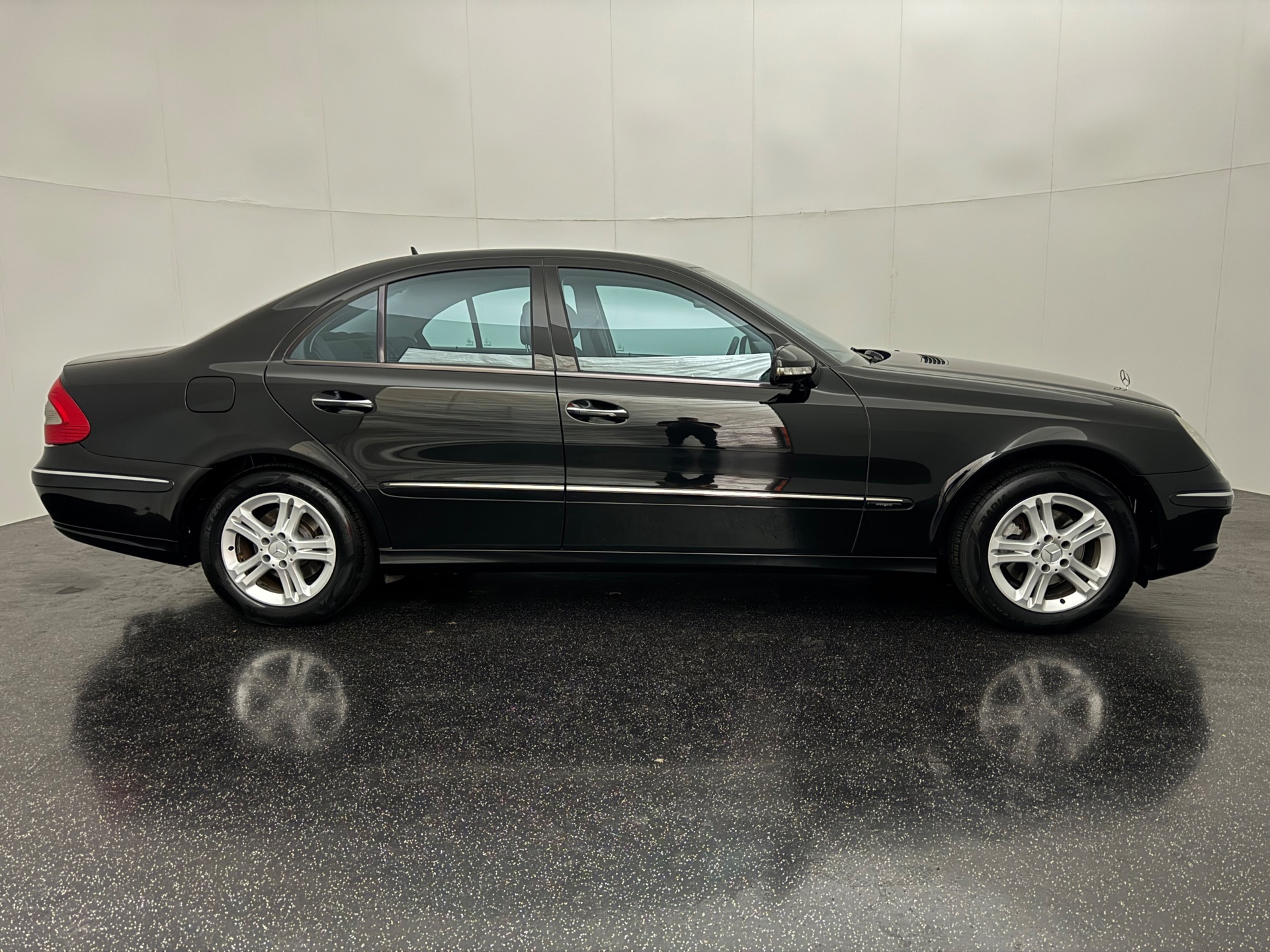 Foto van Mercedes-Benz E 280