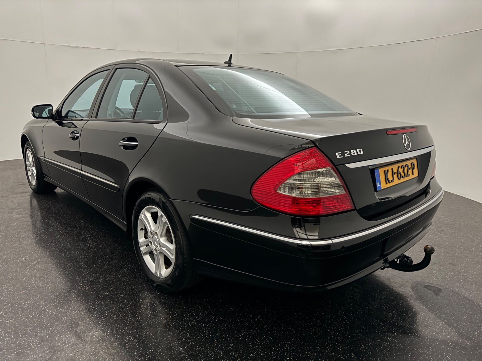 Foto van Mercedes-Benz E 280