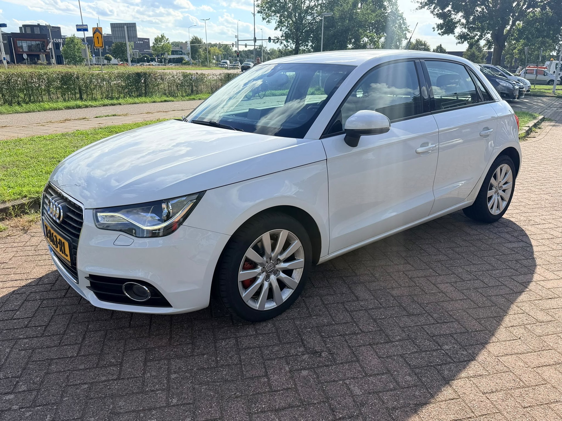 Audi A1 Sportback 1.4 TFSI Ambition Pro Line-AUTOMAAT-km weinig- mooi 2012 - voorkant