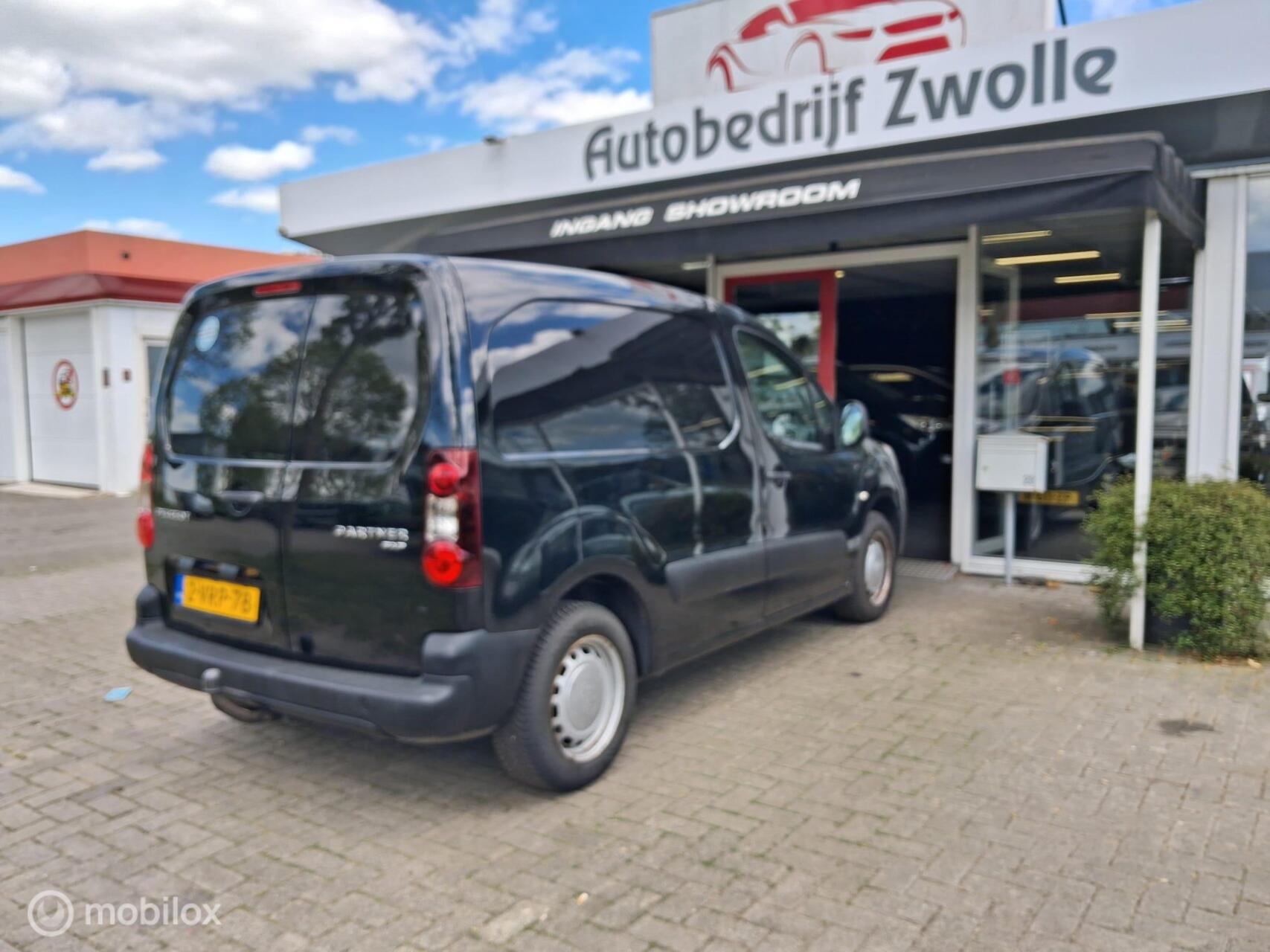 Foto van Peugeot Partner