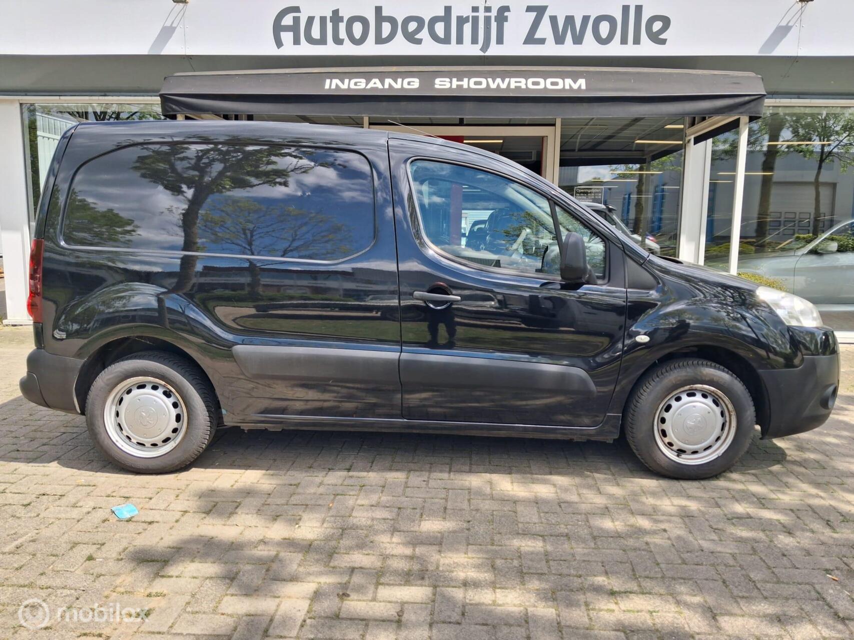 Foto van Peugeot Partner