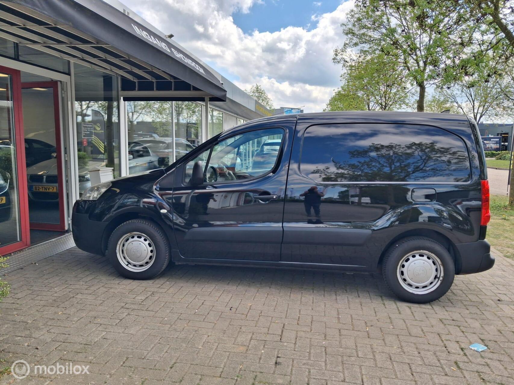 Foto van Peugeot Partner