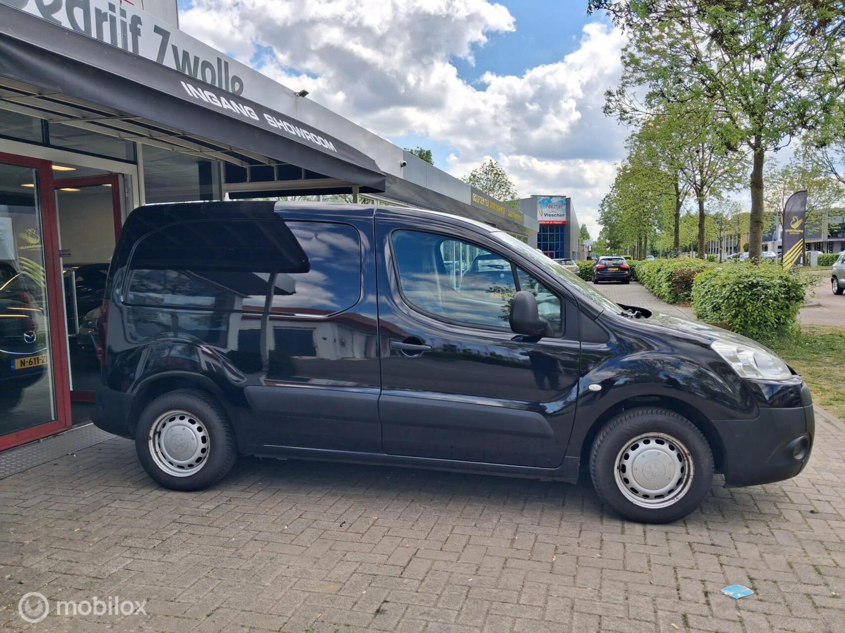 Foto van Peugeot Partner