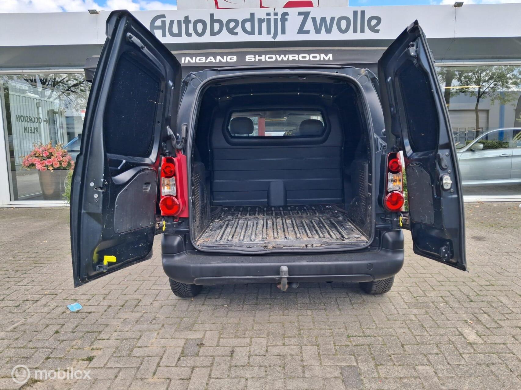 Foto van Peugeot Partner