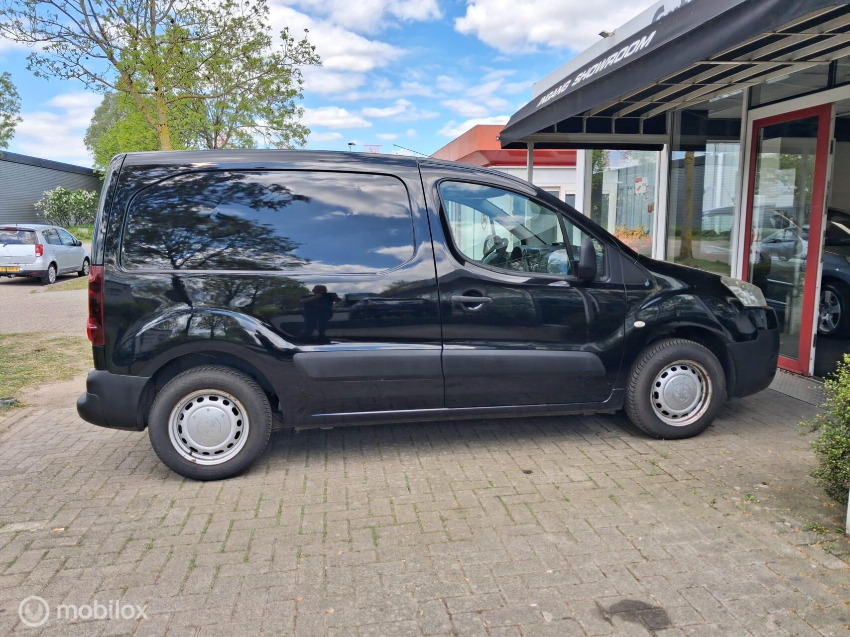 Foto van Peugeot Partner