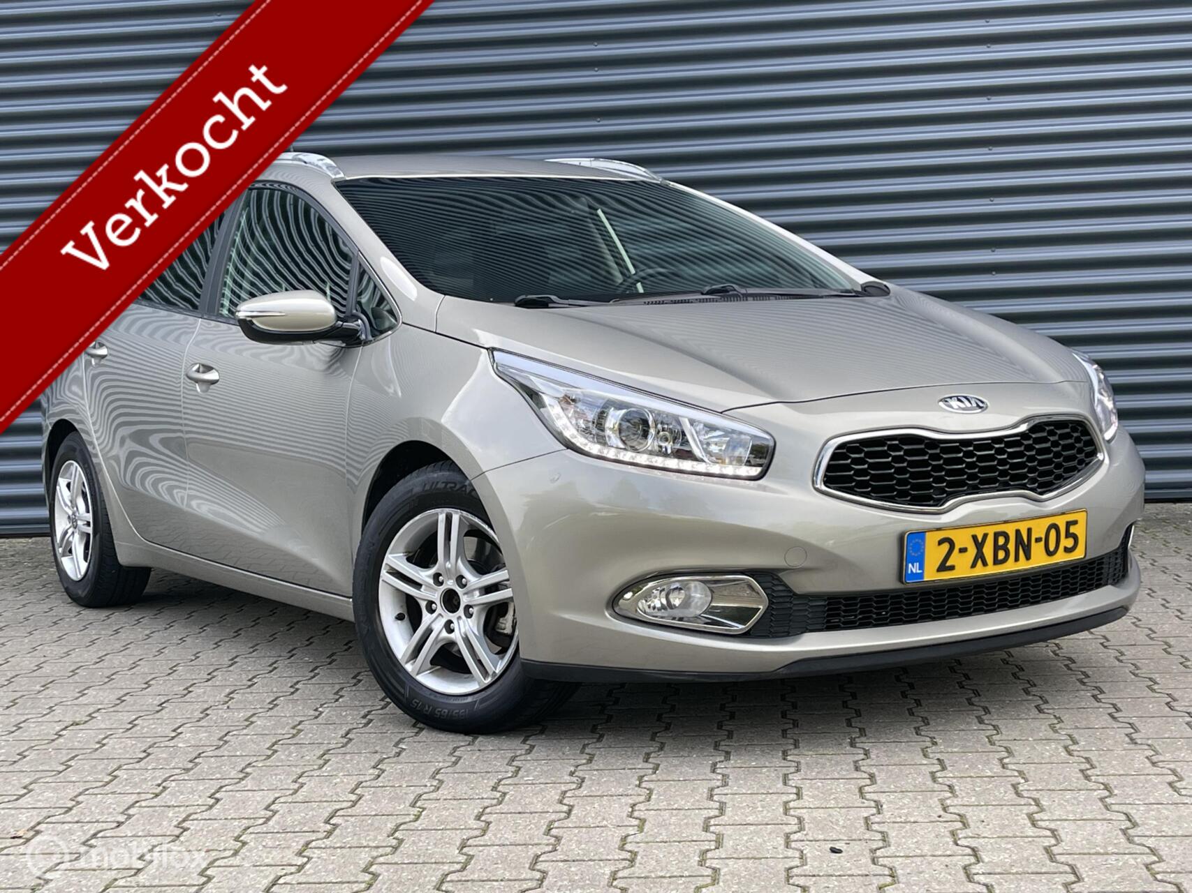 Kia Cee D 1.6 GDI ExecutiveLine 2014 - voorkant