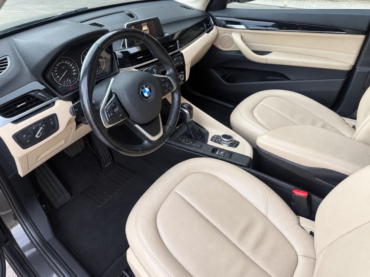 Foto van BMW X1 Sdrive18i