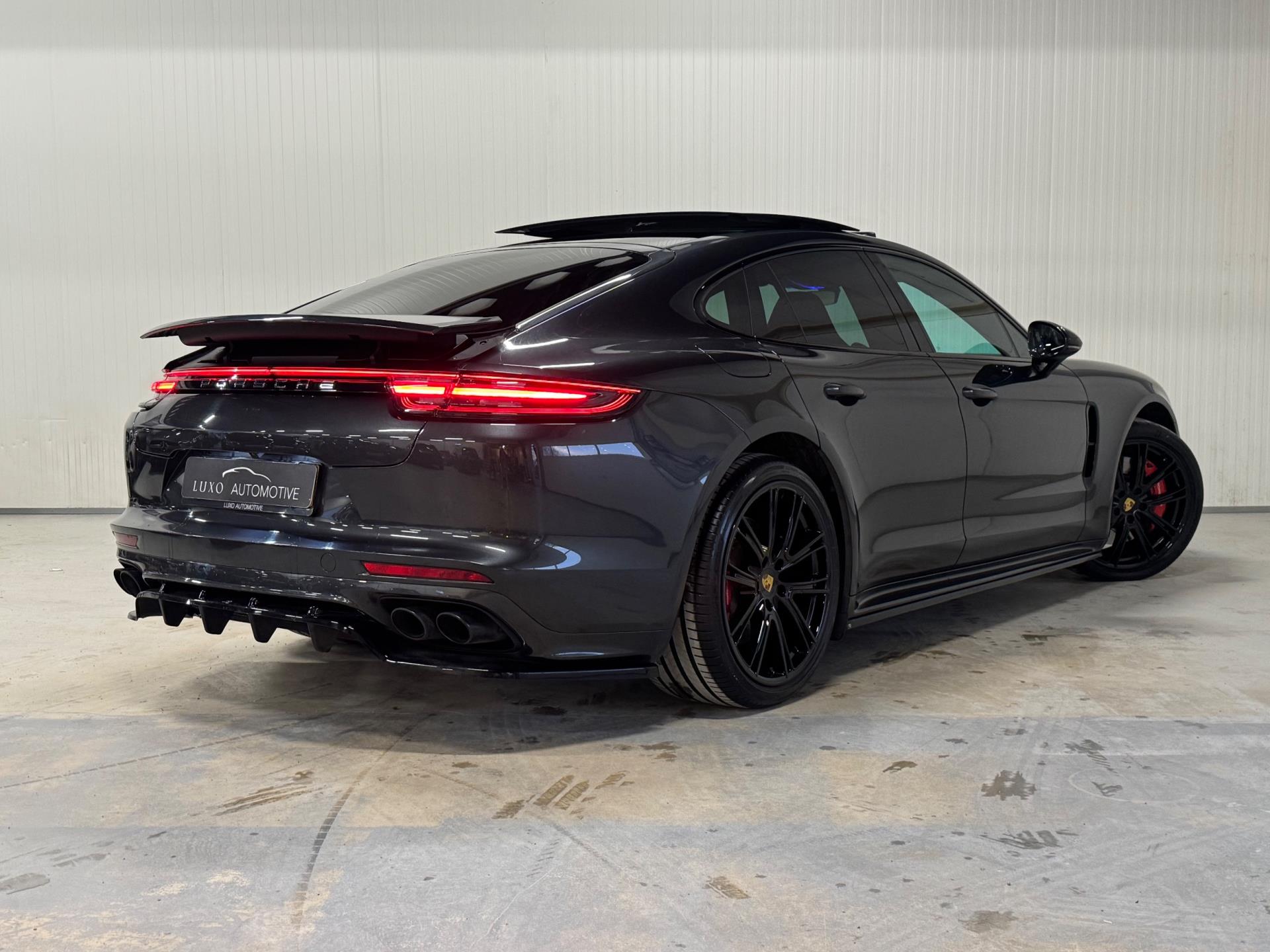 Foto van Porsche Panamera 4 E-hybrid
