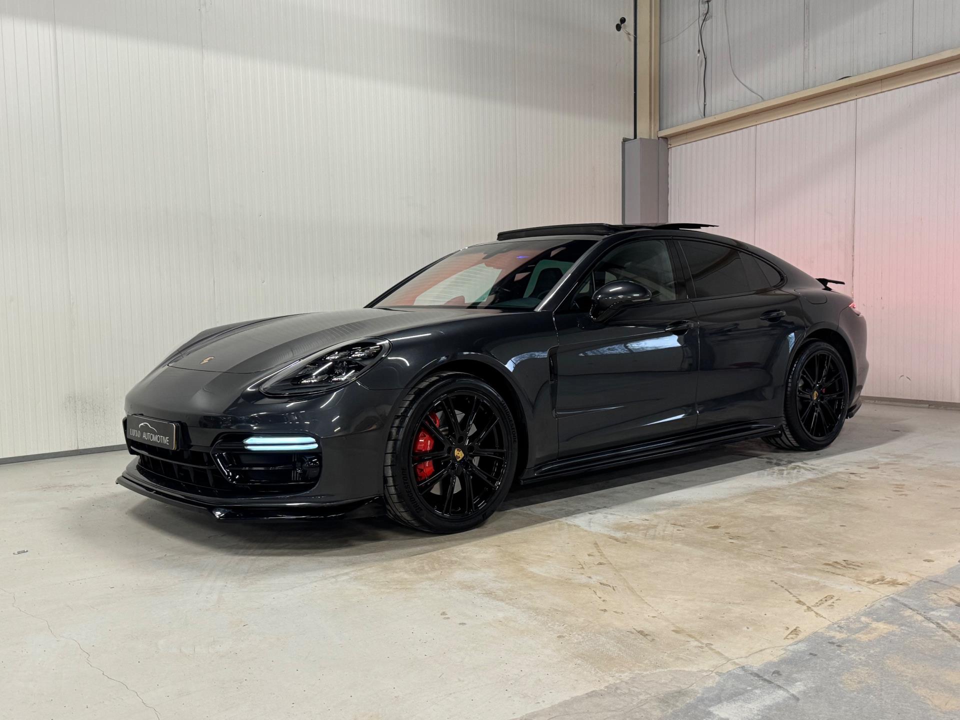 Foto van Porsche Panamera 4 E-hybrid