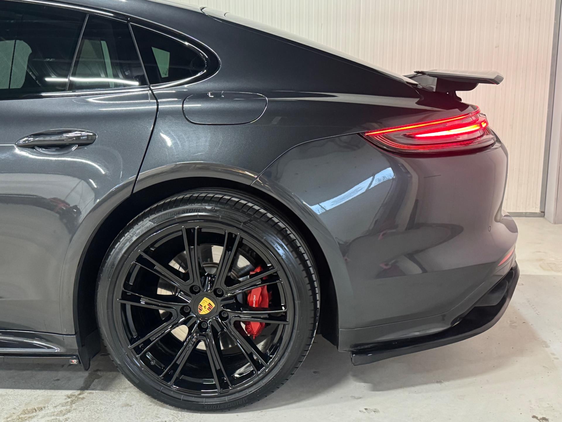 Foto van Porsche Panamera 4 E-hybrid
