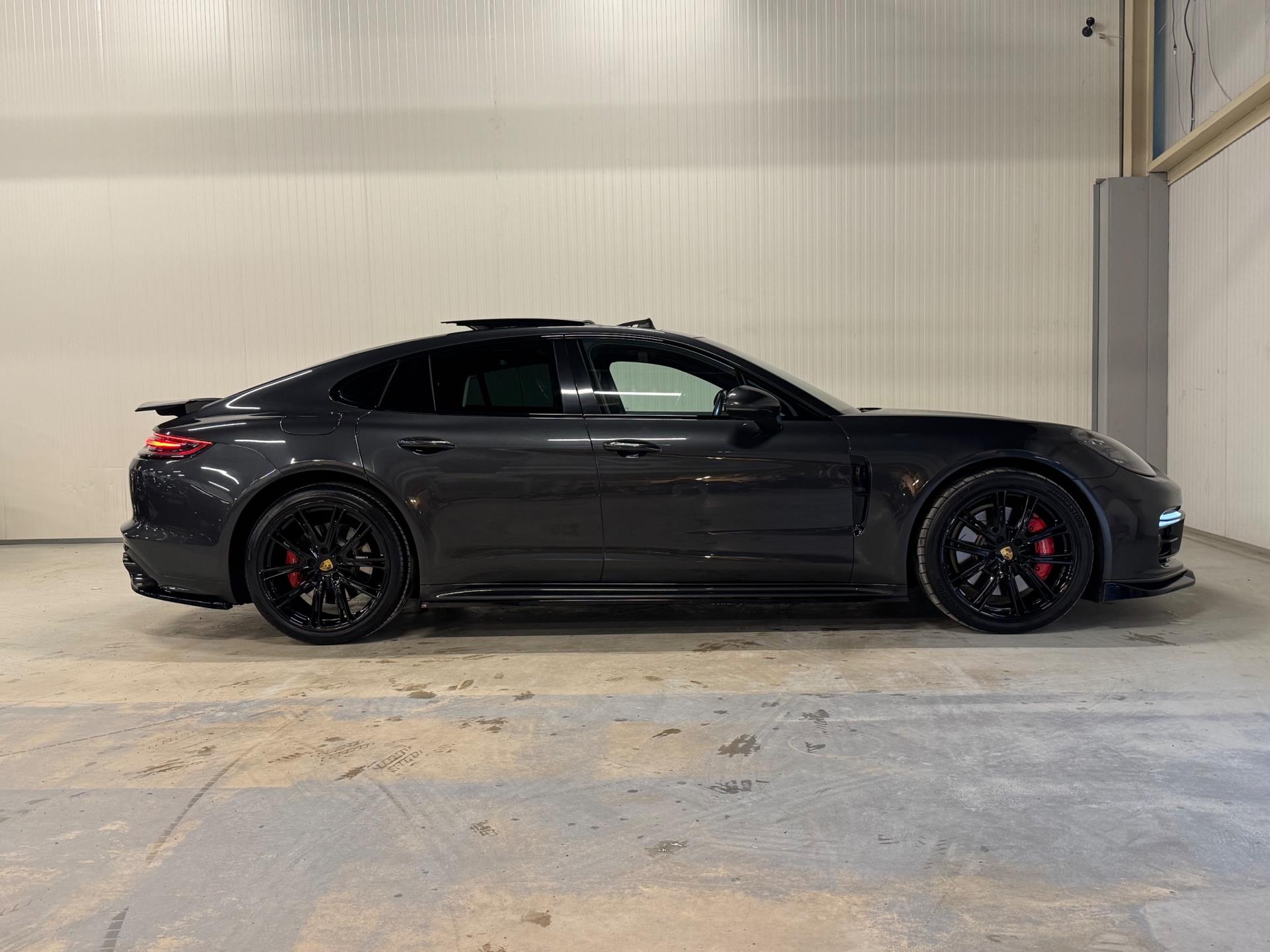 Foto van Porsche Panamera 4 E-hybrid