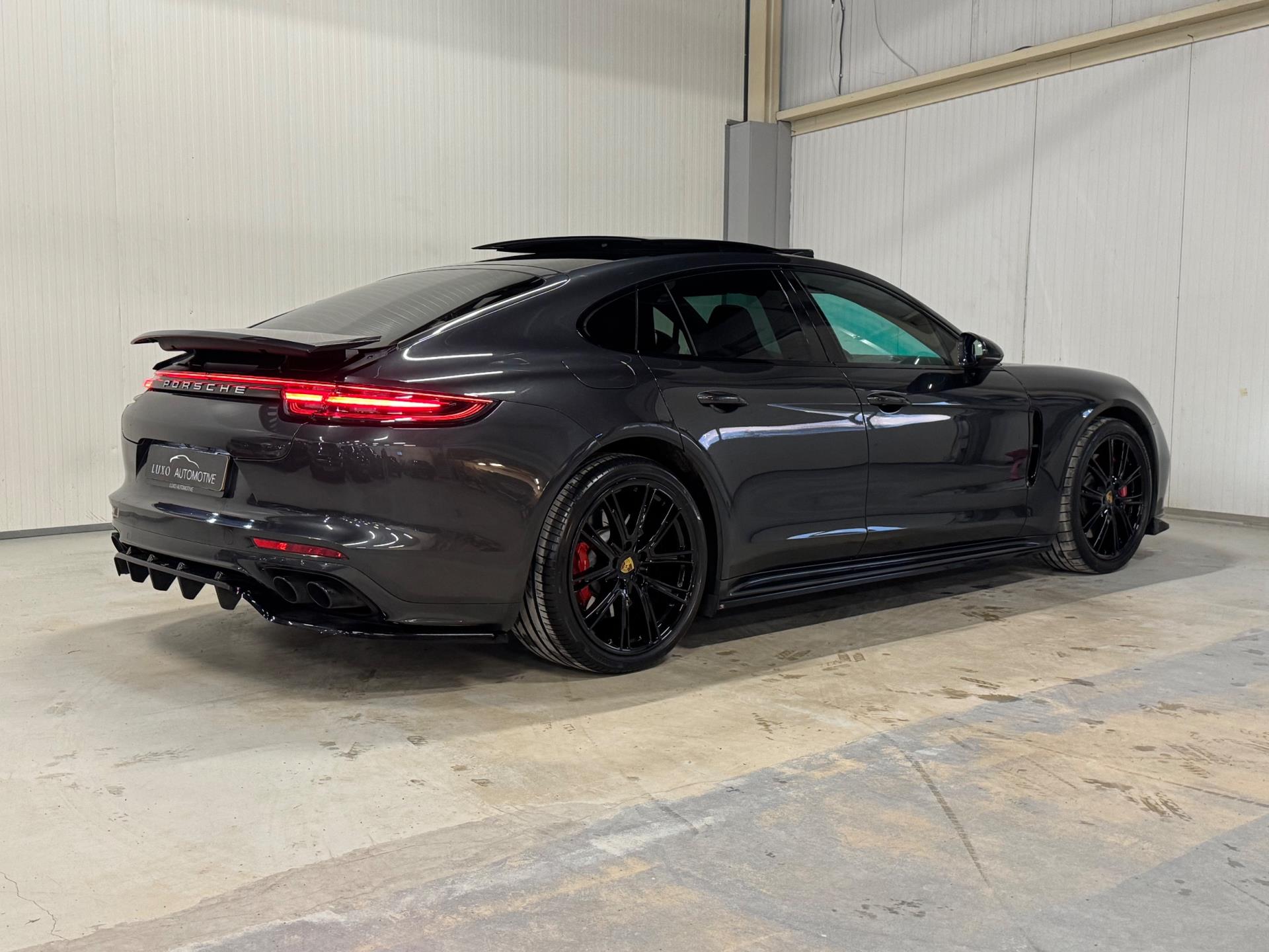 Foto van Porsche Panamera 4 E-hybrid