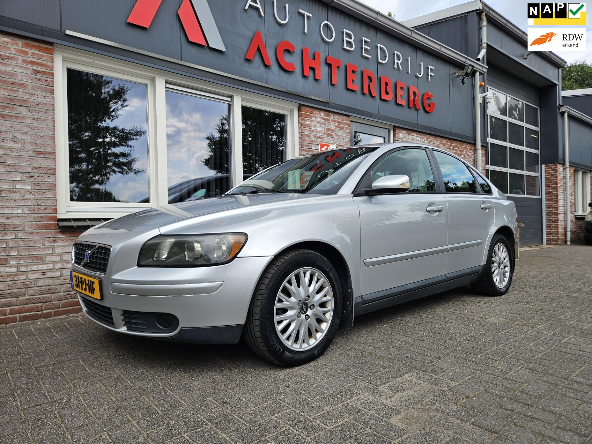 Volvo S40 1.8 Momentum Airco/Clima! Cruise Control! NAP! Inruilkoopje! 2004 - voorkant