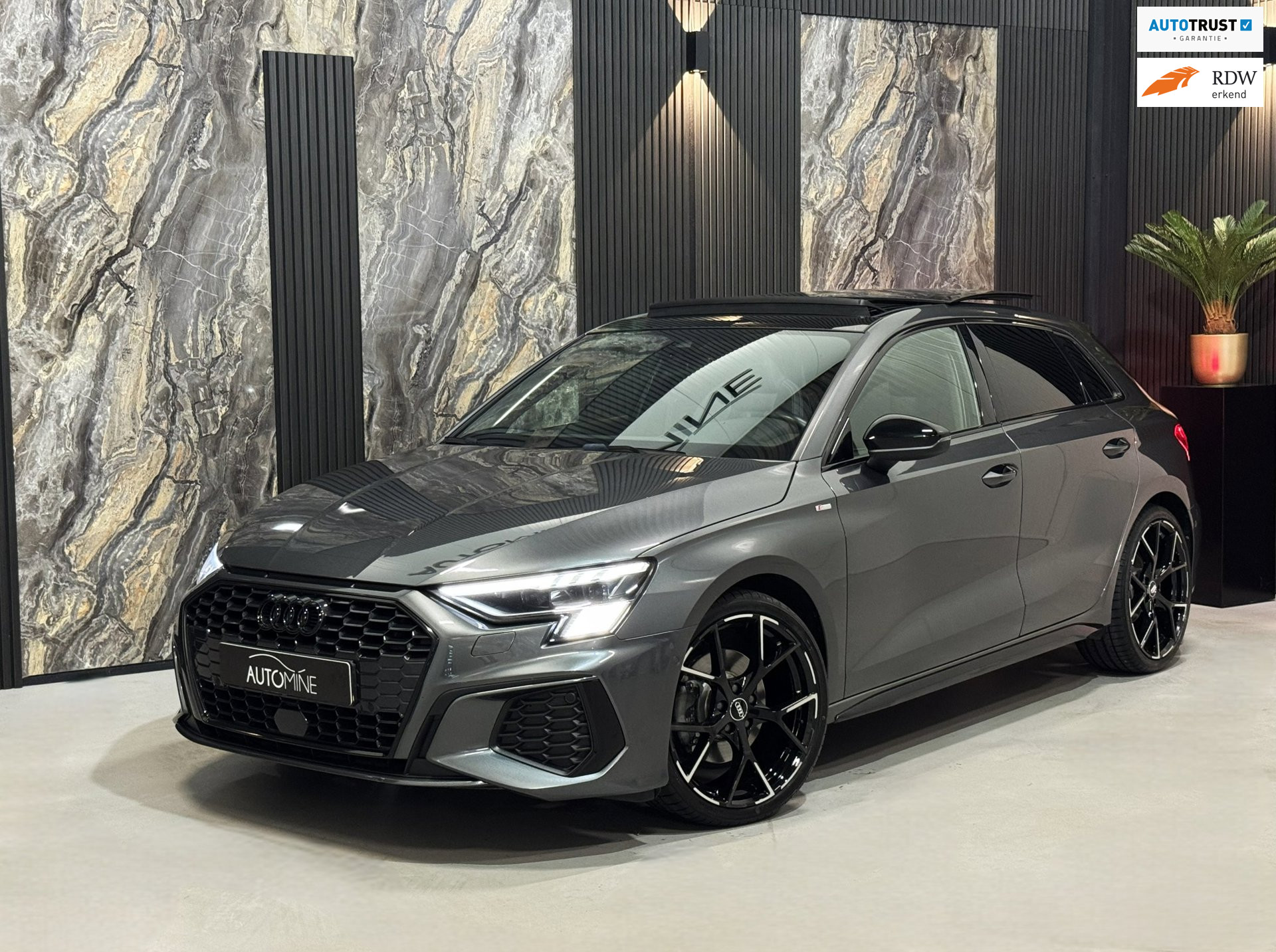 Audi A3 Sportback 35 TFSI Edition One 3x S-Line|PANO|AMBI LIGHTS|MATRIX|KEYLESS 2021 - voorkant