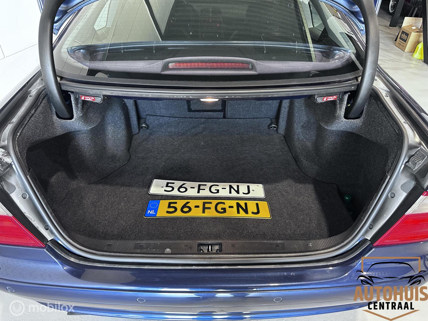 Foto van Mercedes-Benz CLK 320