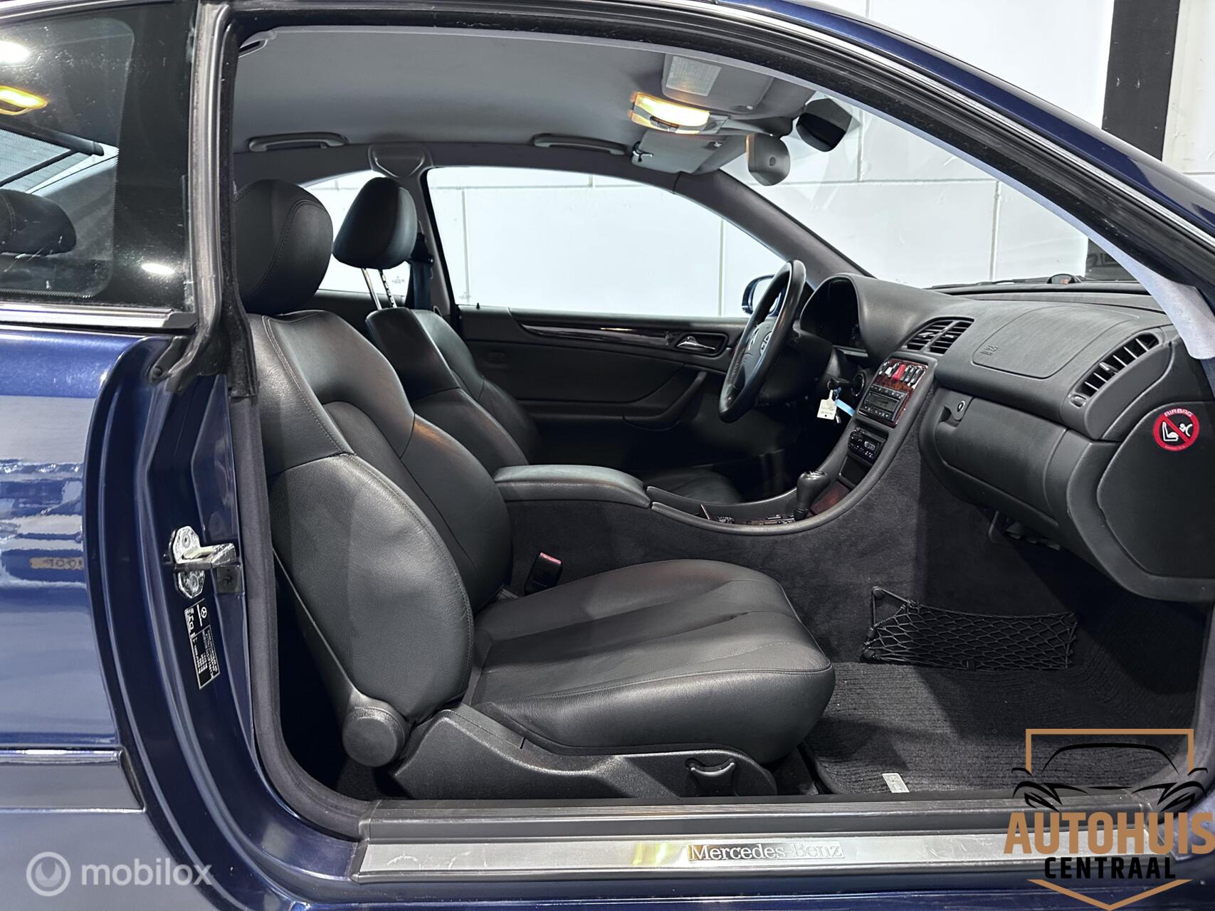 Foto van Mercedes-Benz CLK 320