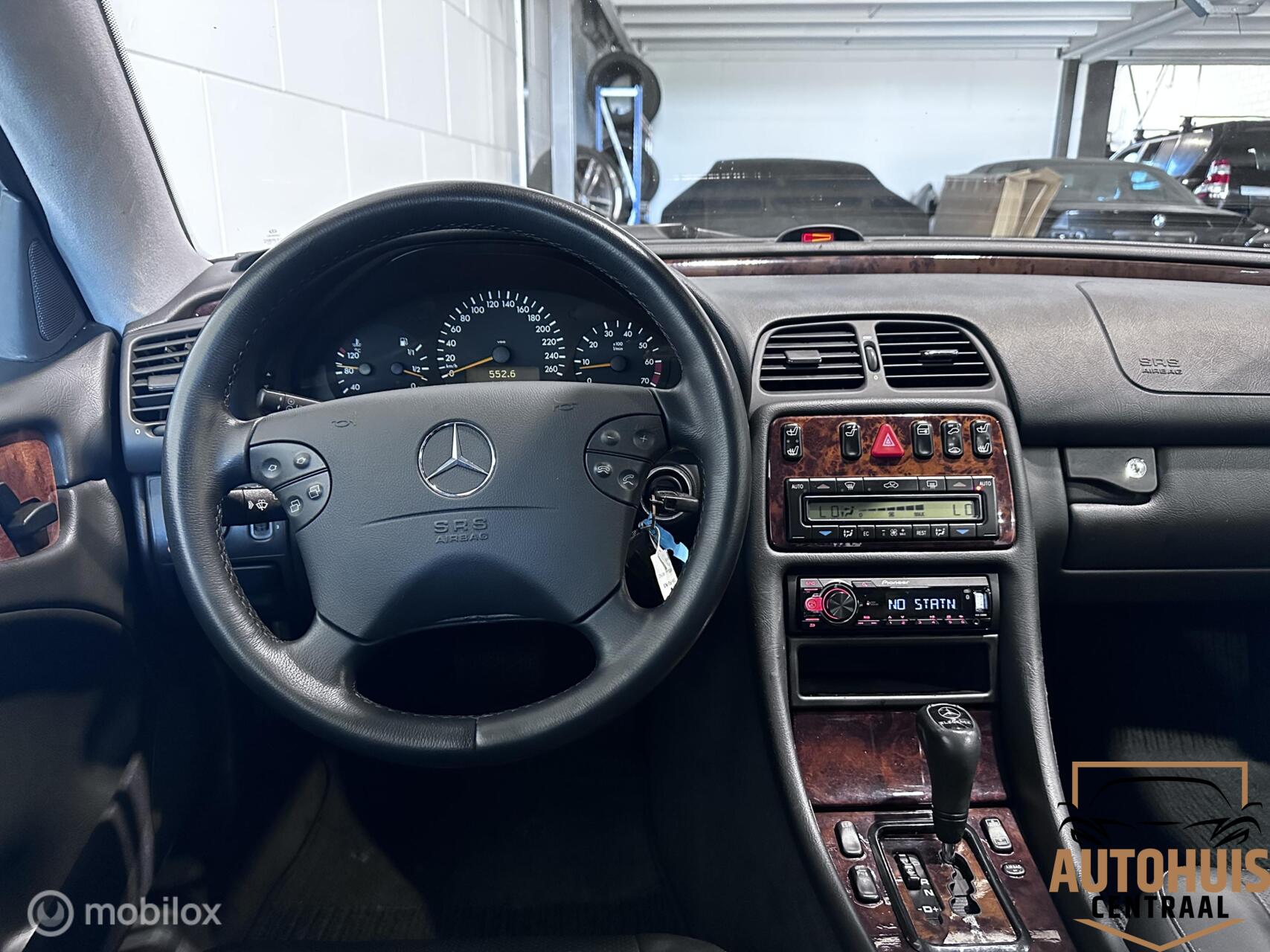 Foto van Mercedes-Benz CLK 320
