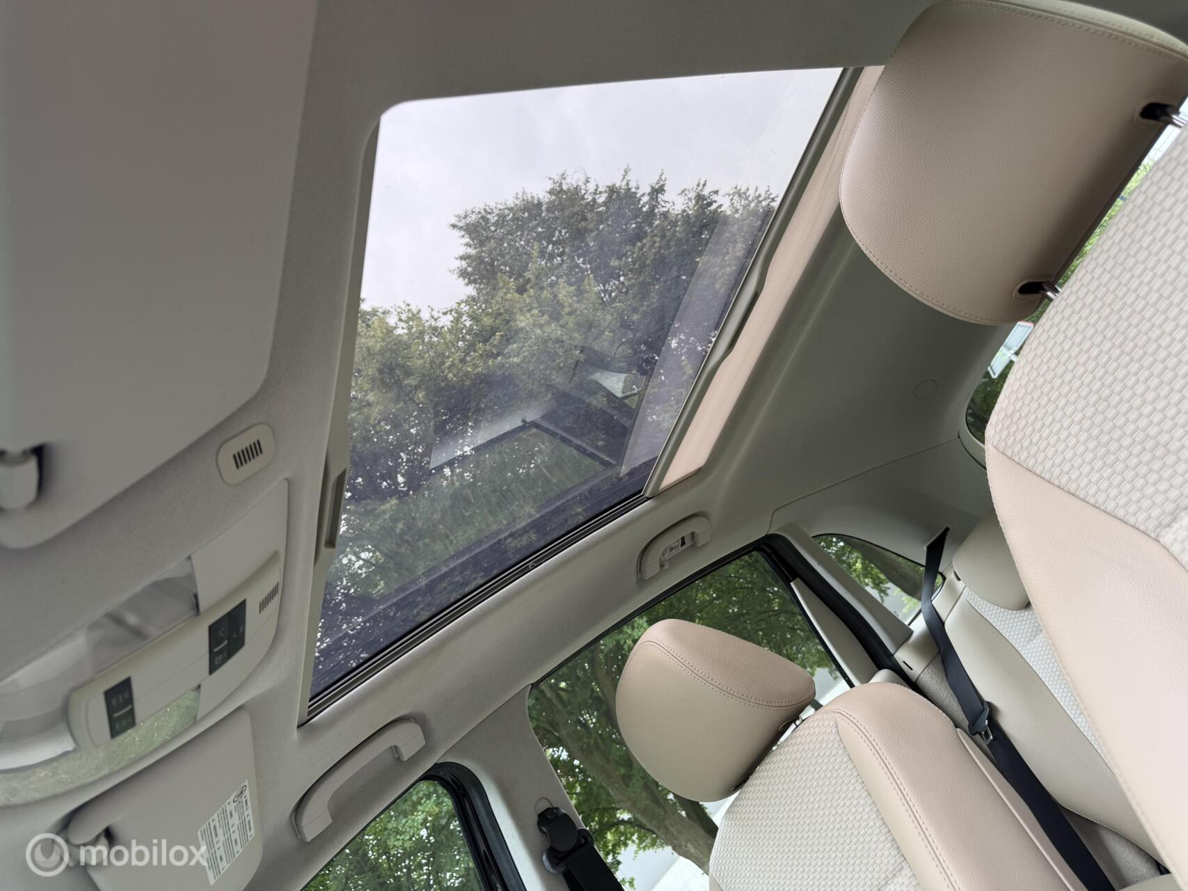 Foto van Mercedes-Benz B 180
