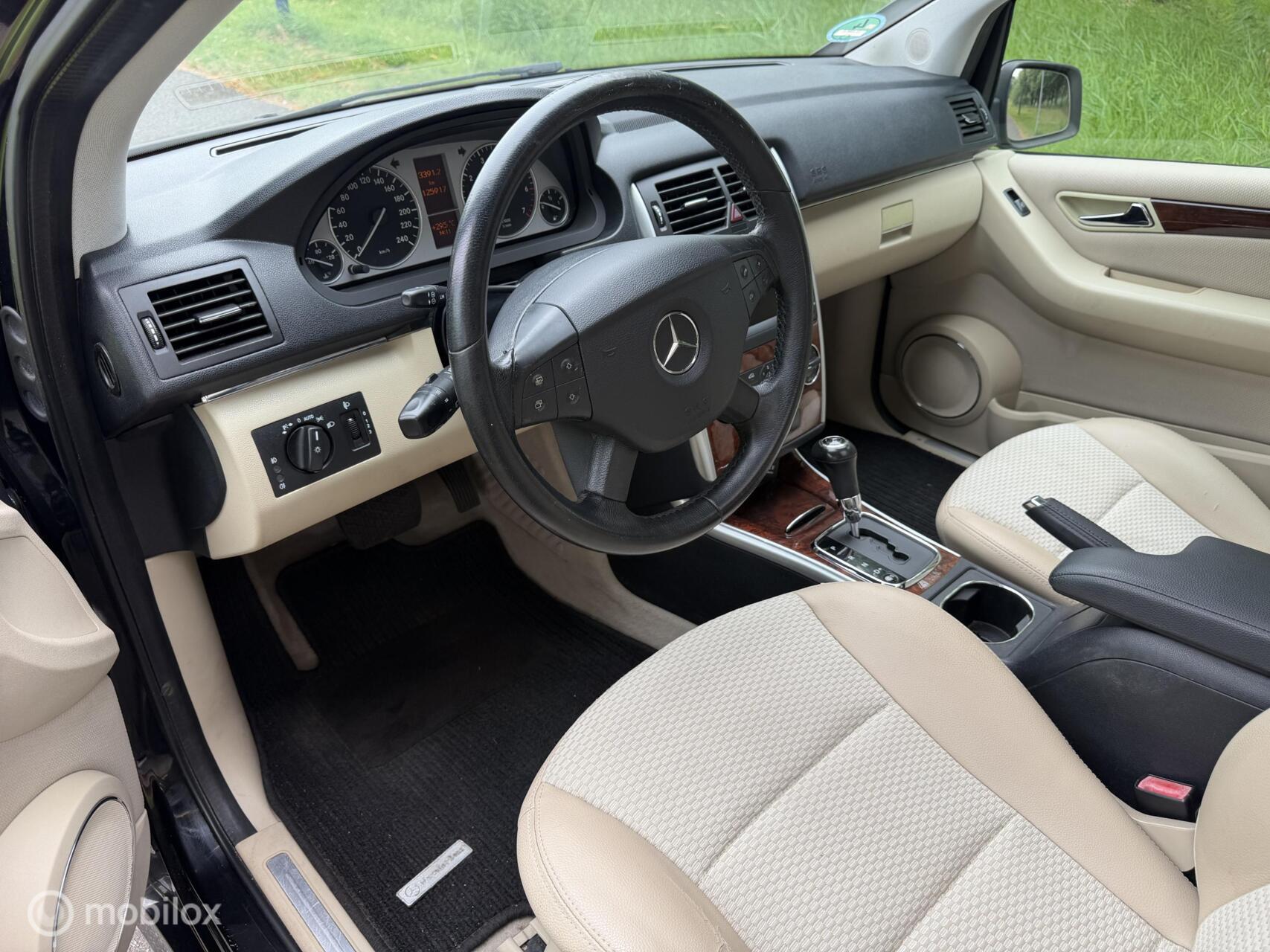 Foto van Mercedes-Benz B 180