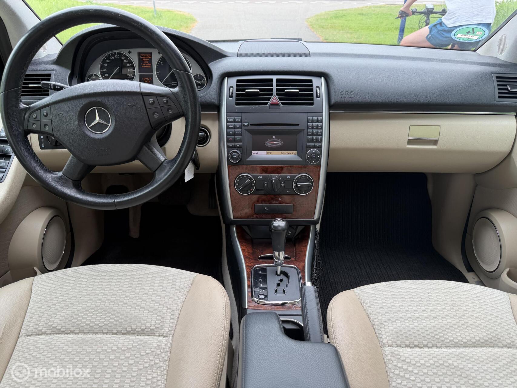 Foto van Mercedes-Benz B 180
