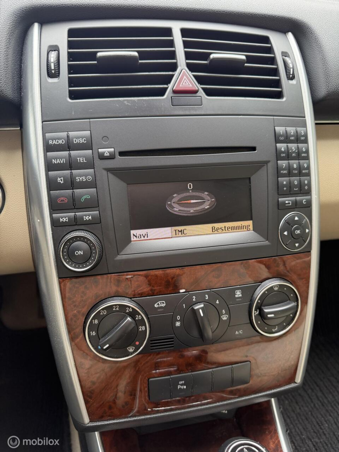 Foto van Mercedes-Benz B 180