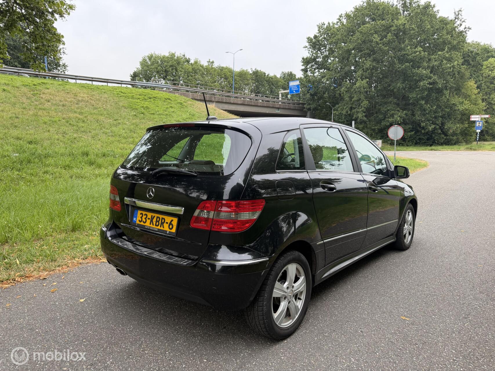 Foto van Mercedes-Benz B 180