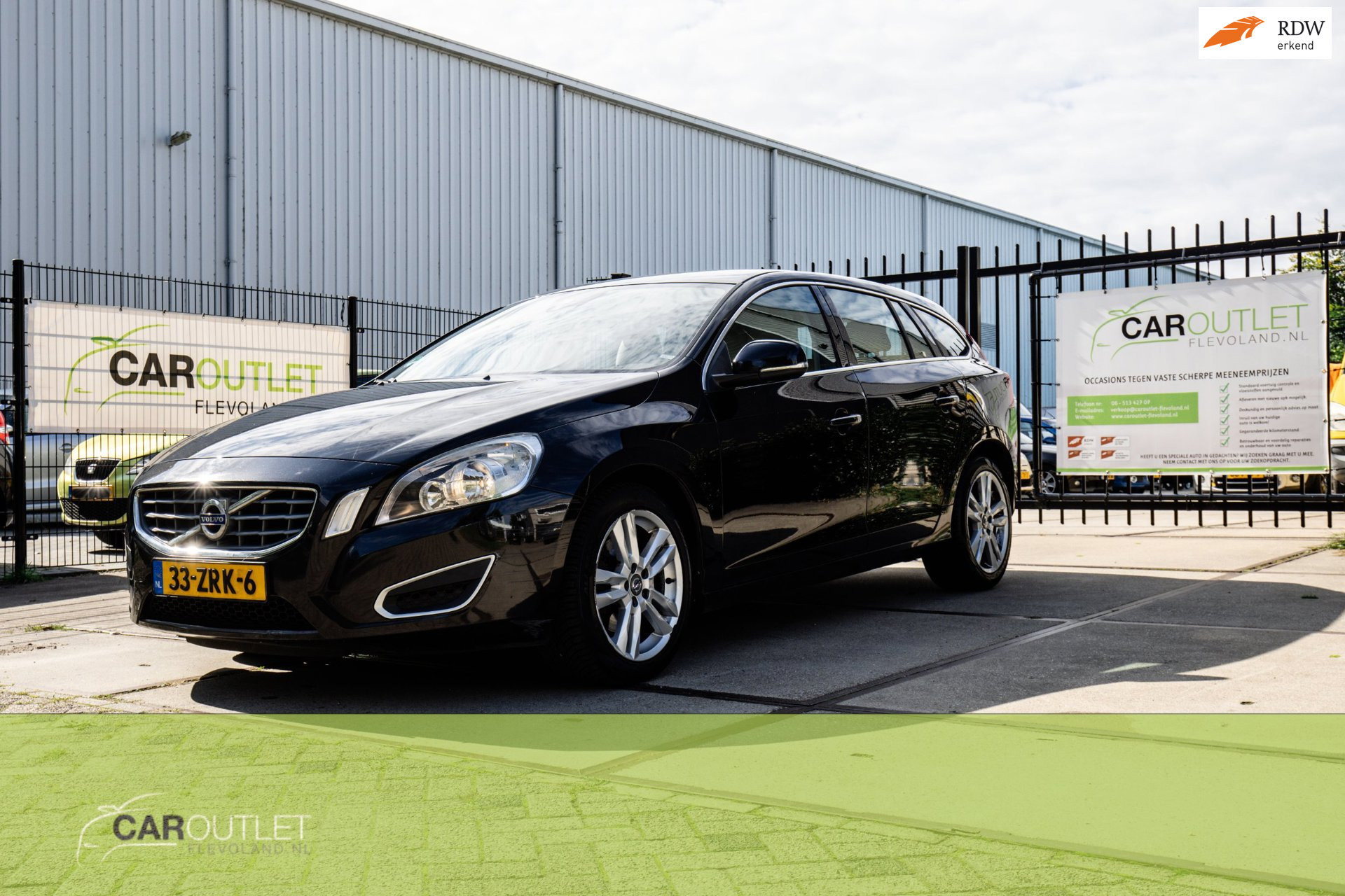 Volvo V60 1.6 T3 Momentum 2013 - voorkant