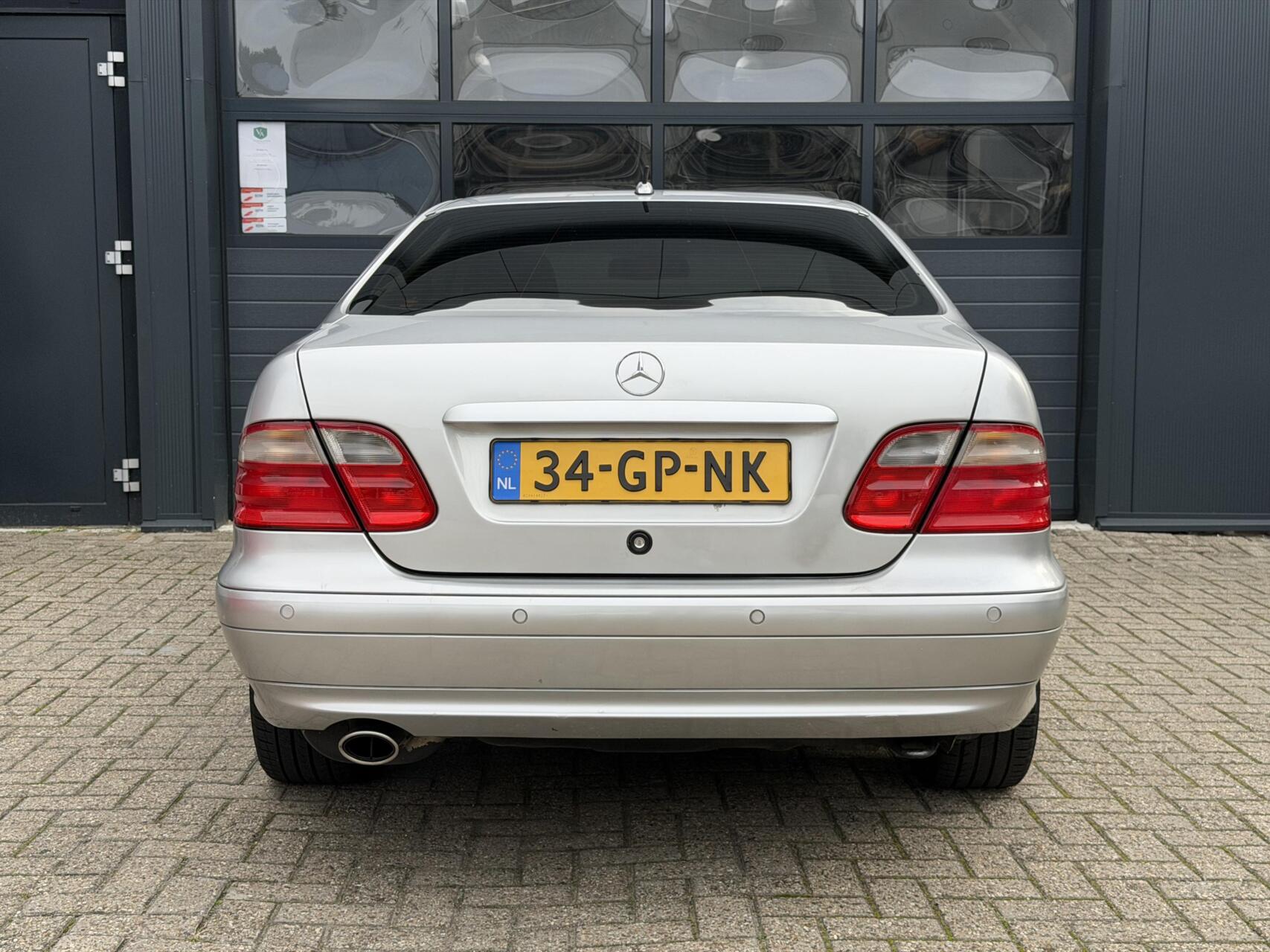 Foto van Mercedes-Benz CLK 320