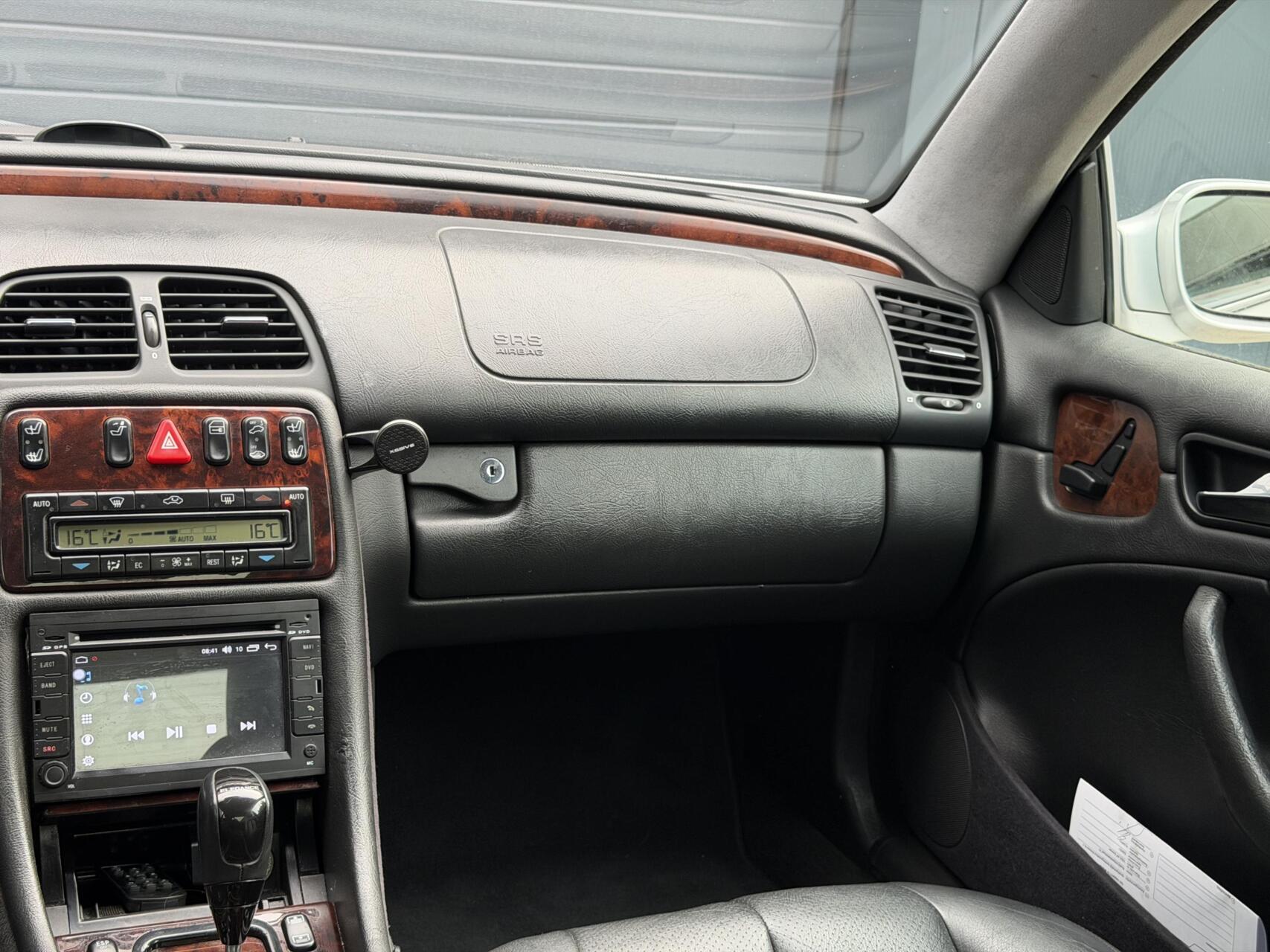 Foto van Mercedes-Benz CLK 320