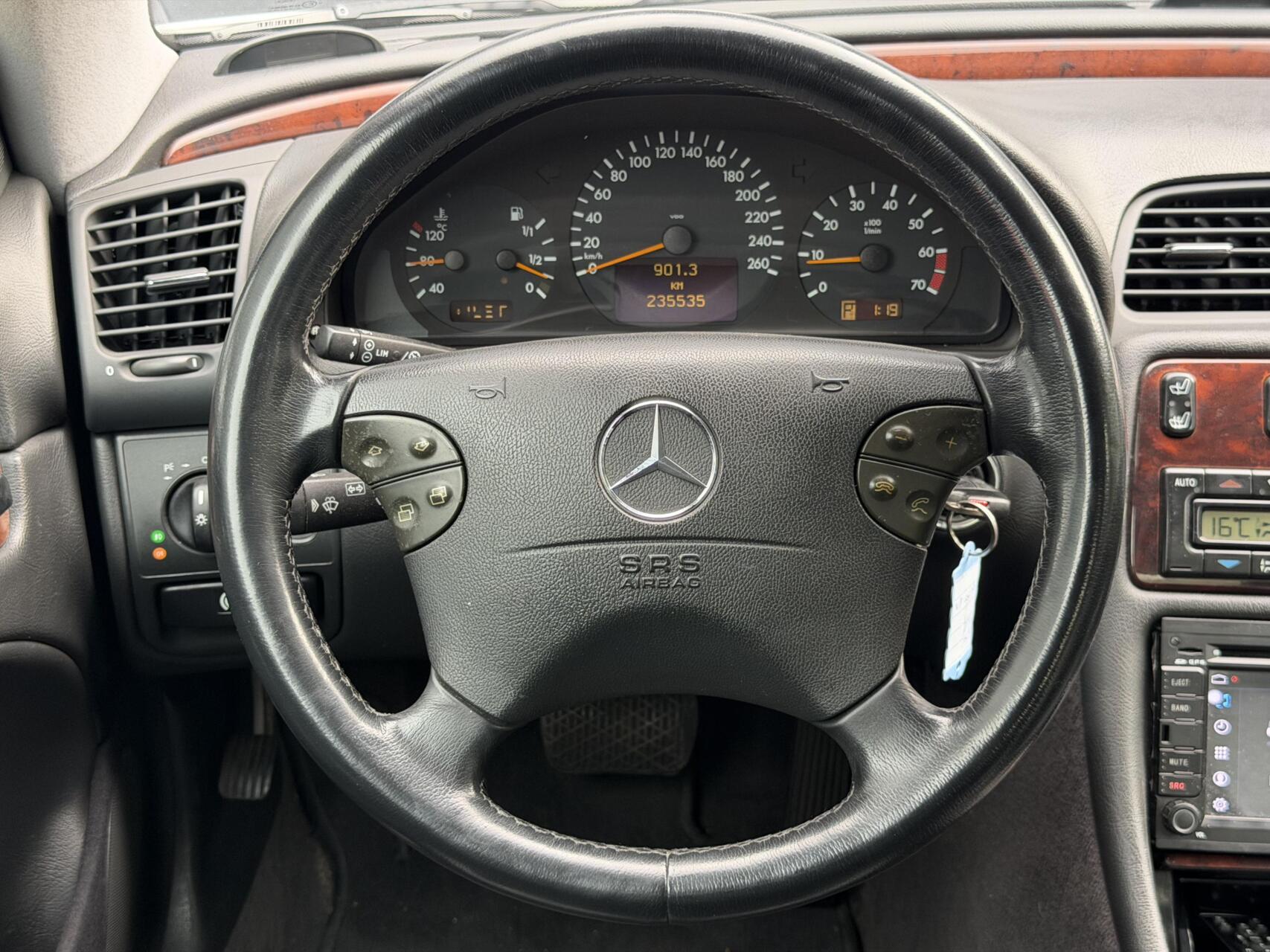 Foto van Mercedes-Benz CLK 320