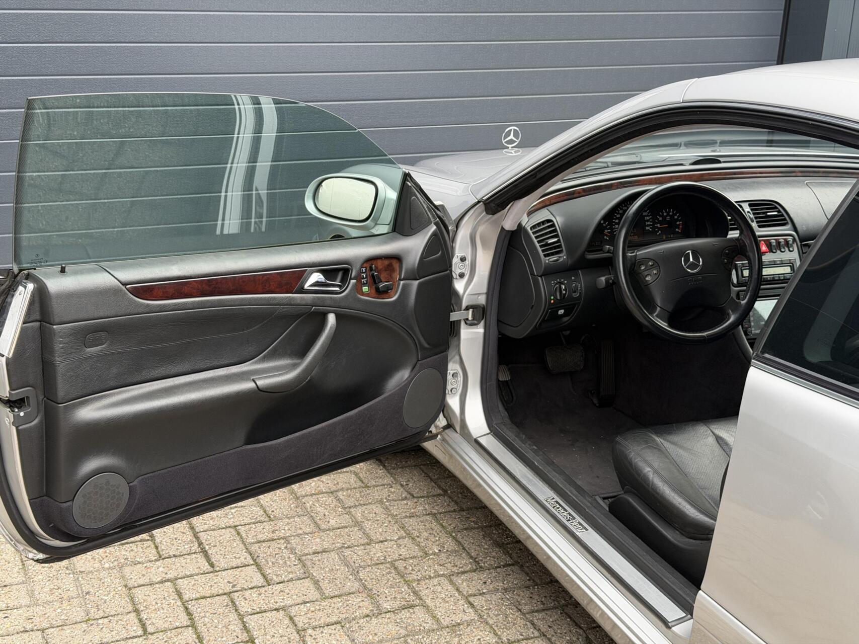 Foto van Mercedes-Benz CLK 320