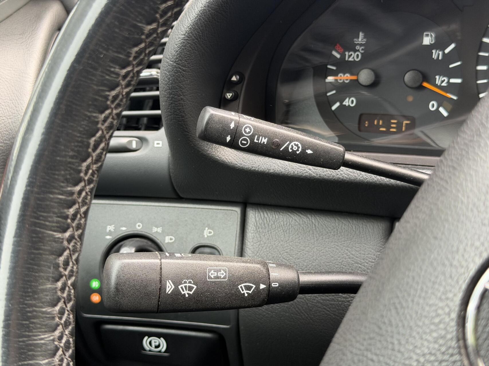 Foto van Mercedes-Benz CLK 320
