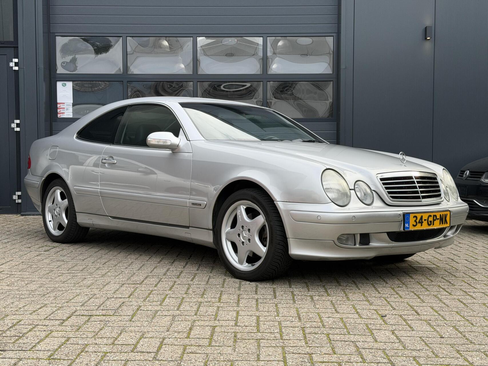 Mercedes-Benz CLK 320 320 Elegance 2001 - voorkant