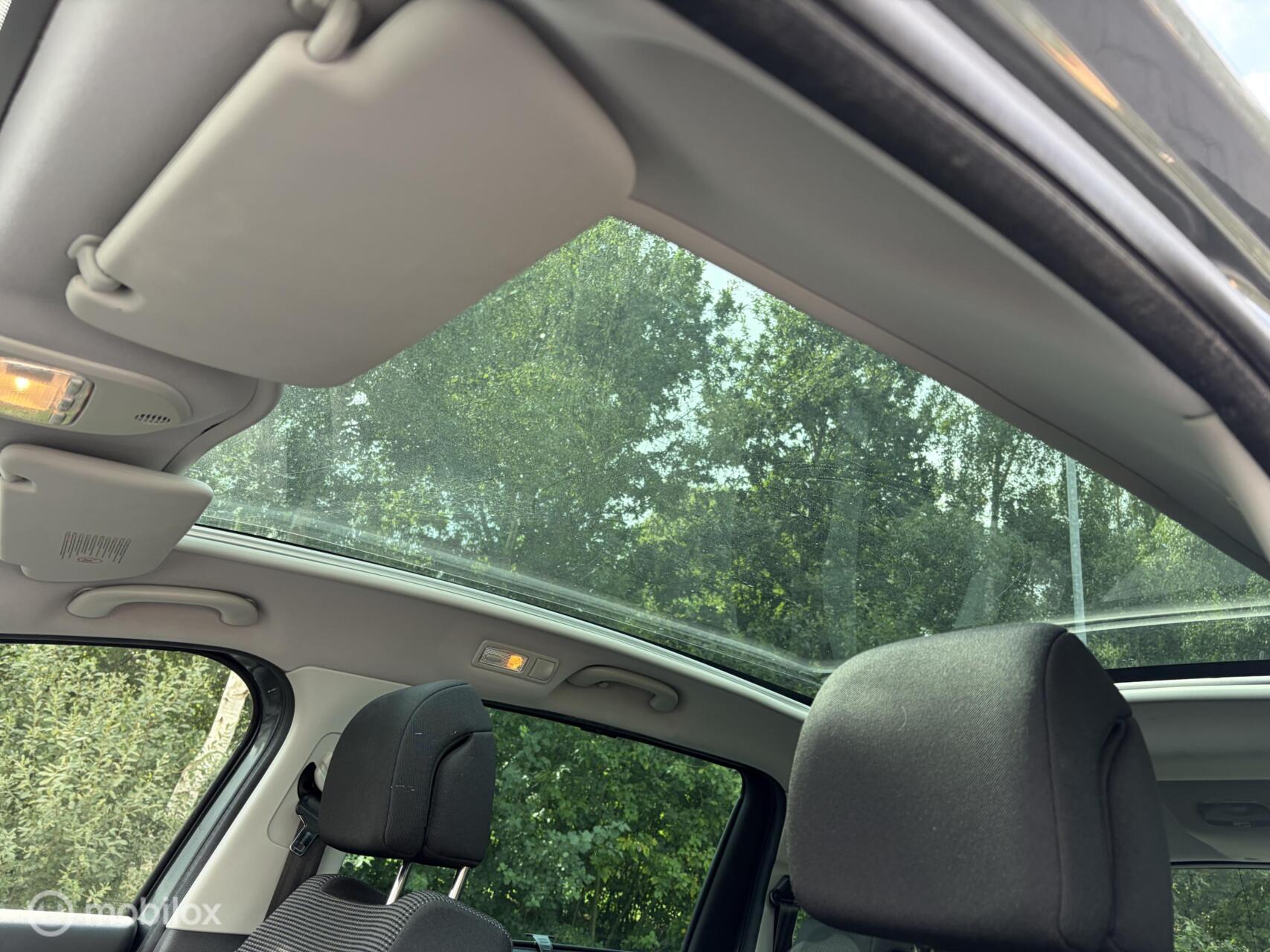 Foto van Peugeot 5008